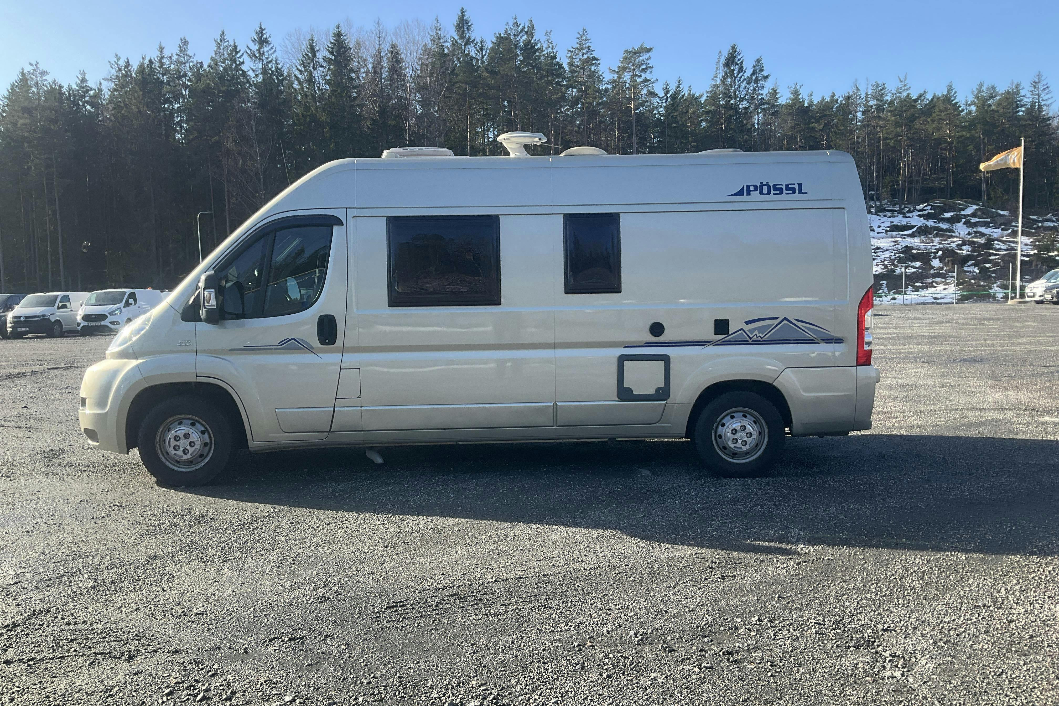 Presentation photo 2 of 30: FIAT PÖSSL 2Win Campingbil - 146 310 km - Manual - Light Yellow - 2010