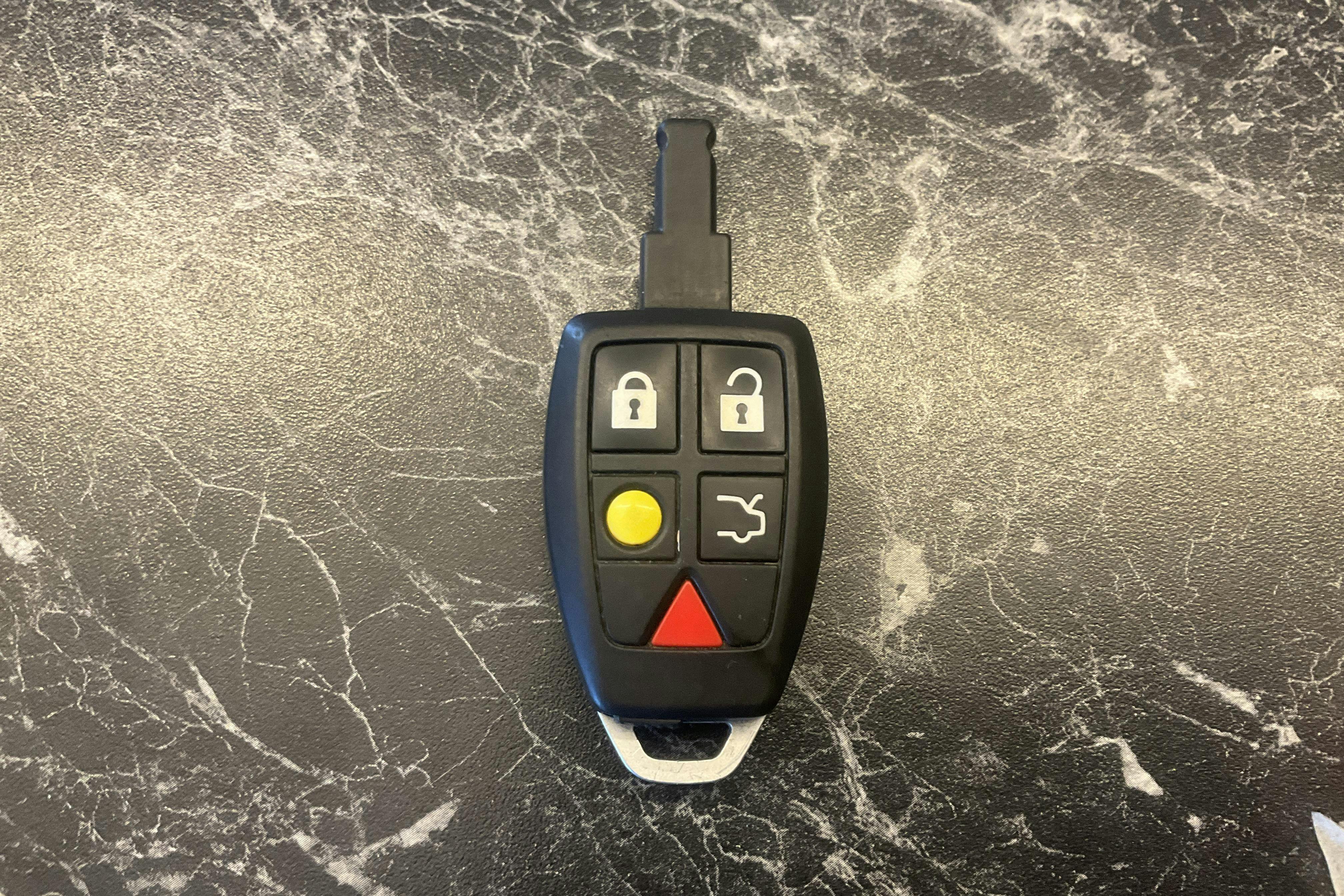 Presentation photo 12 of 12: Volvo S40 2.4i (170hk) - 350 000 km - Manual - red - 2004