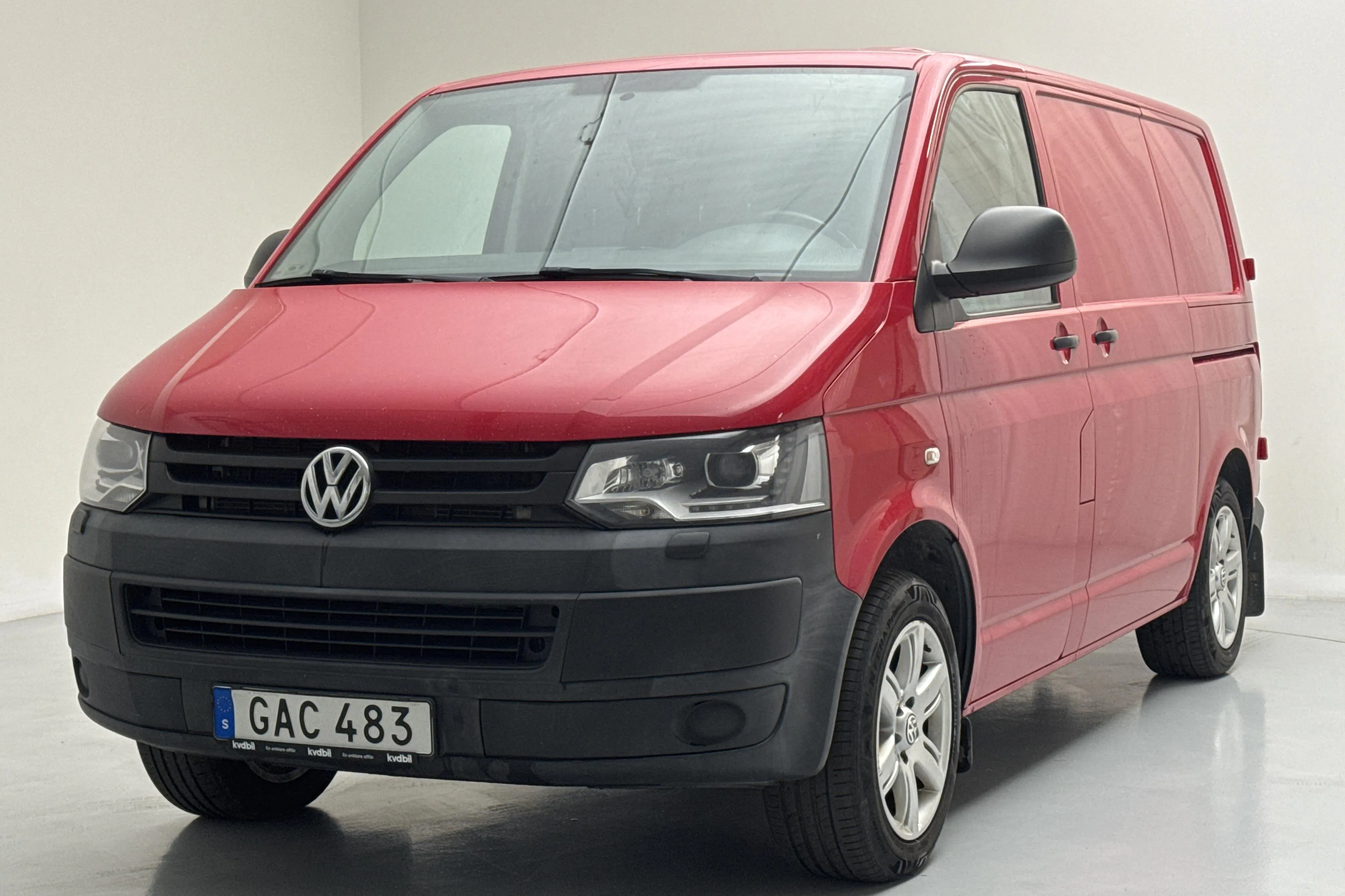 Presentation photo 1 of 15: VW Transporter T5 2.0 TDI (140hk) - 239 090 km - Automatic - red - 2014