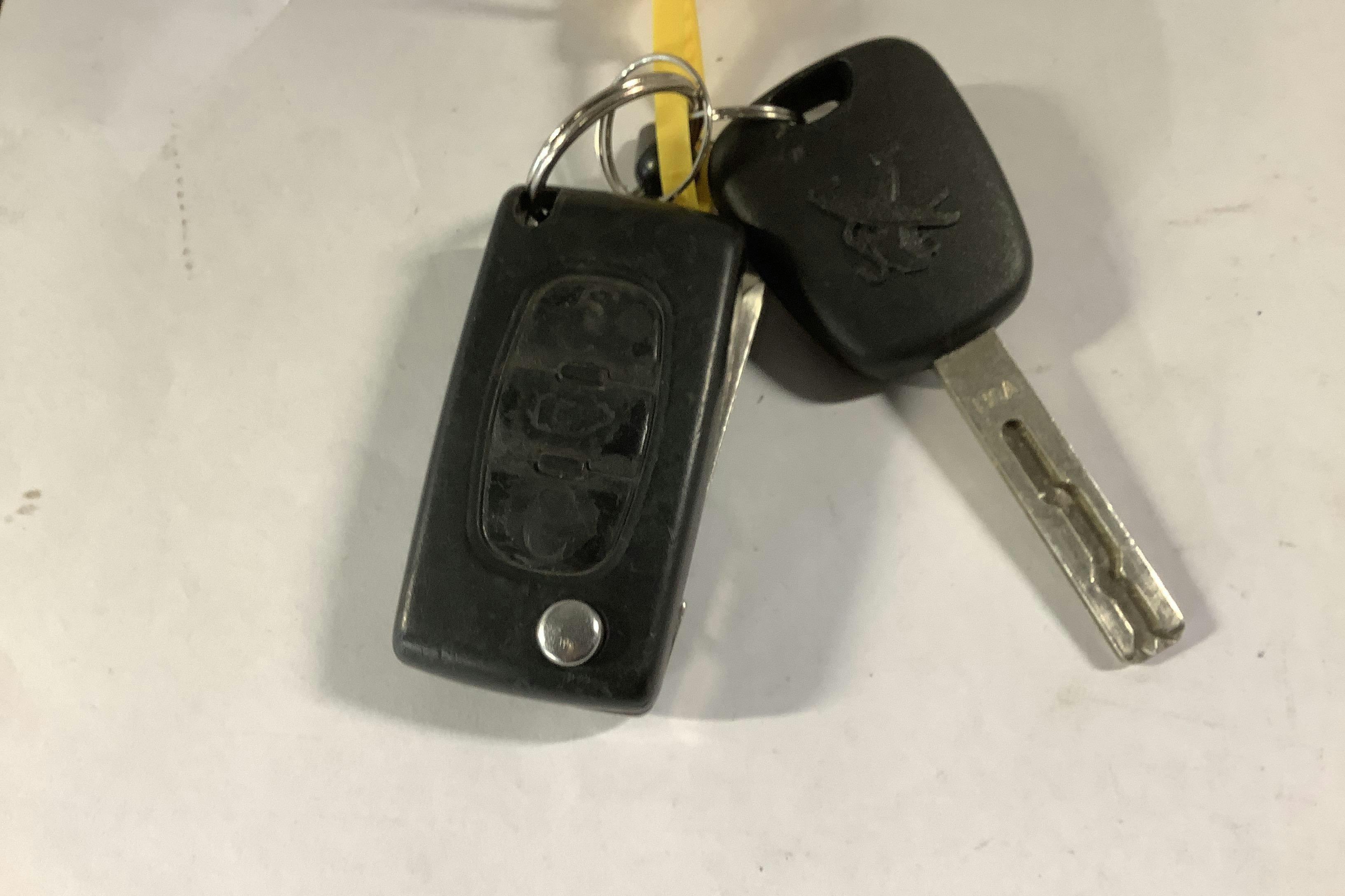 Presentation photo 15 of 15: Peugeot Expert 2.0 HDI Skåp (128hk) - 75 040 km - Manual - Light Grey - 2014