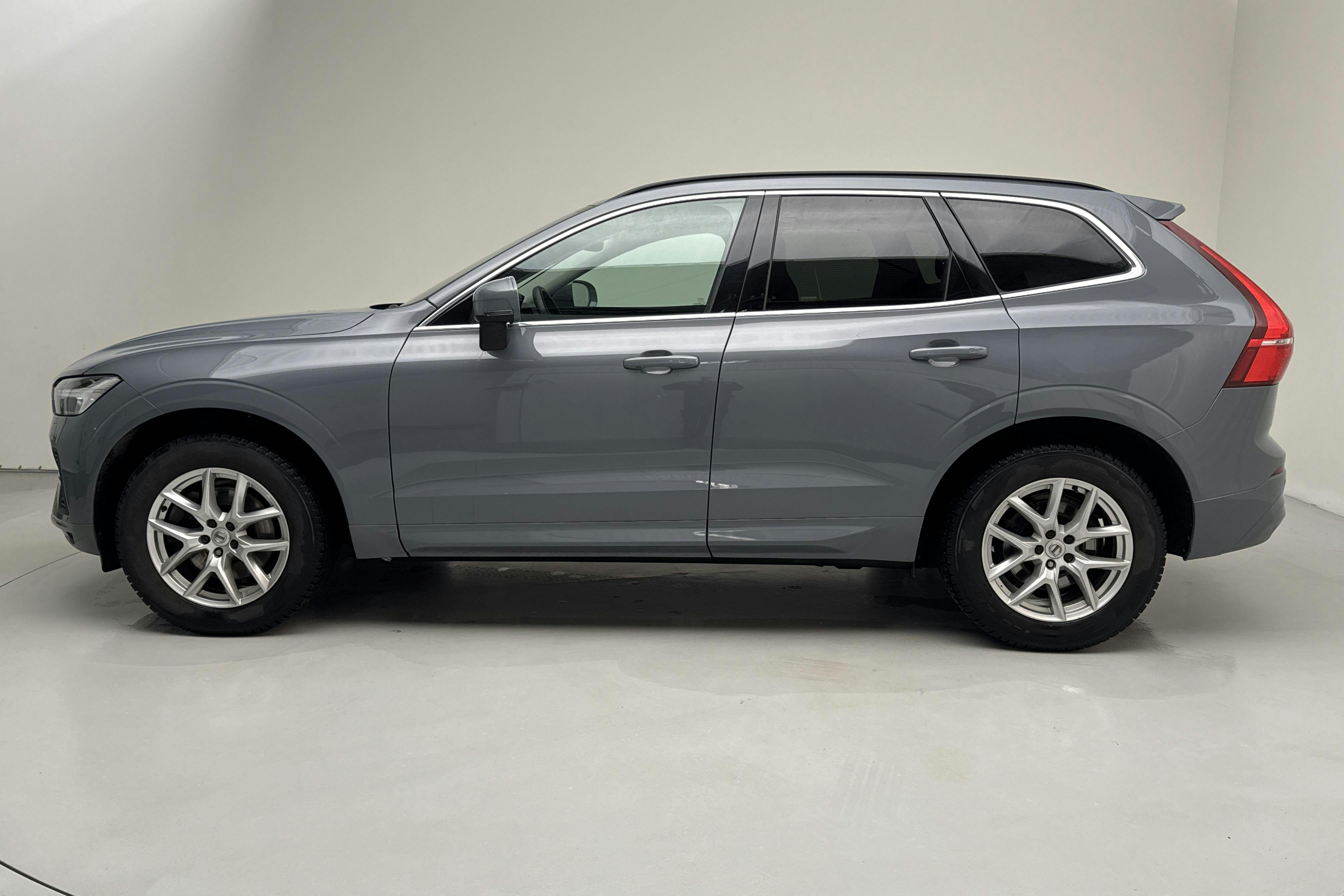 Presentation photo 2 of 16: Volvo XC60 B4 2WD Mildhybrid, Diesel (197hk) - 82 800 km - Automatic - gray - 2022