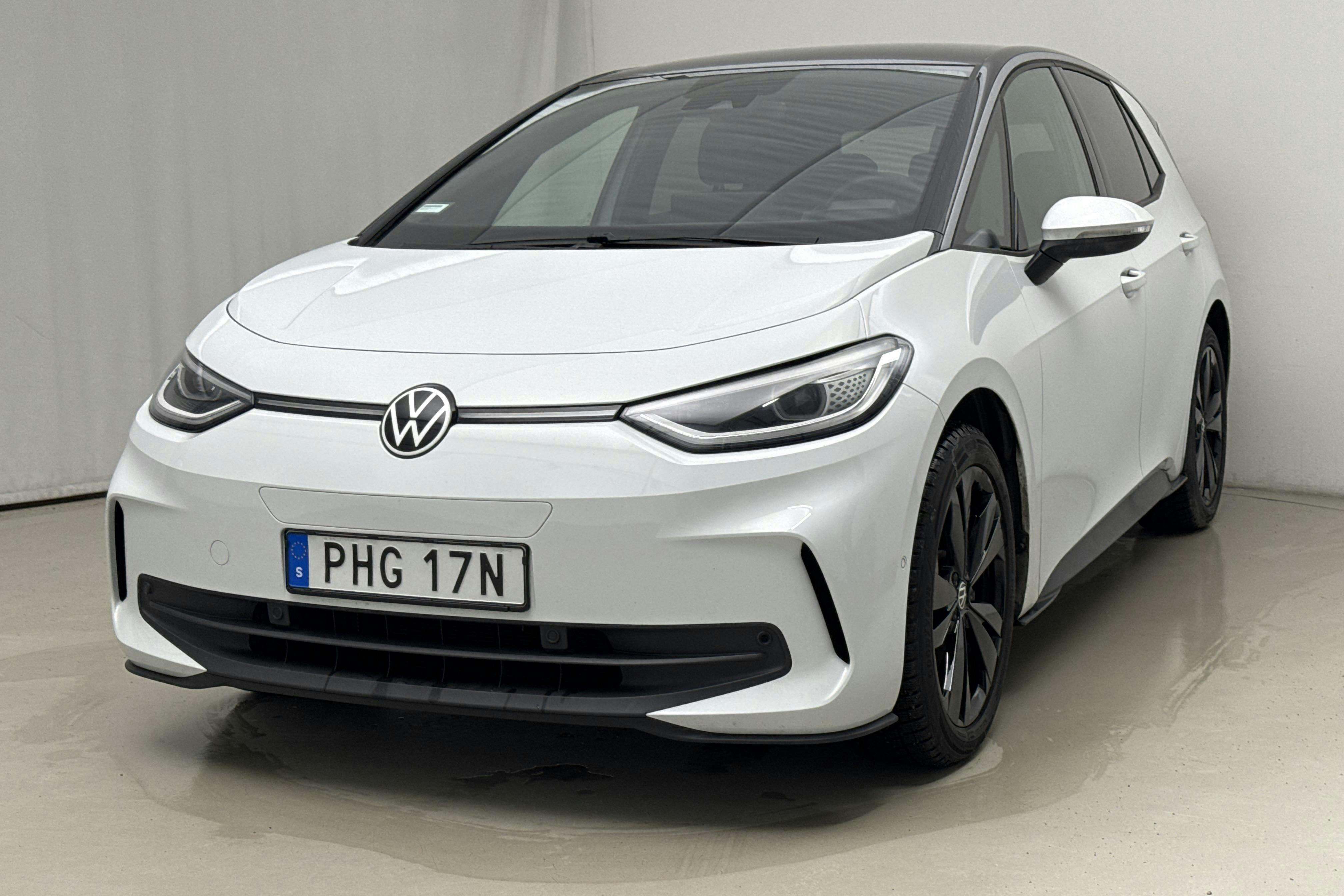 Presentation photo 1 of 20: VW ID.3 58kWh (204hk) - 30 000 km - Automatic - white - 2024