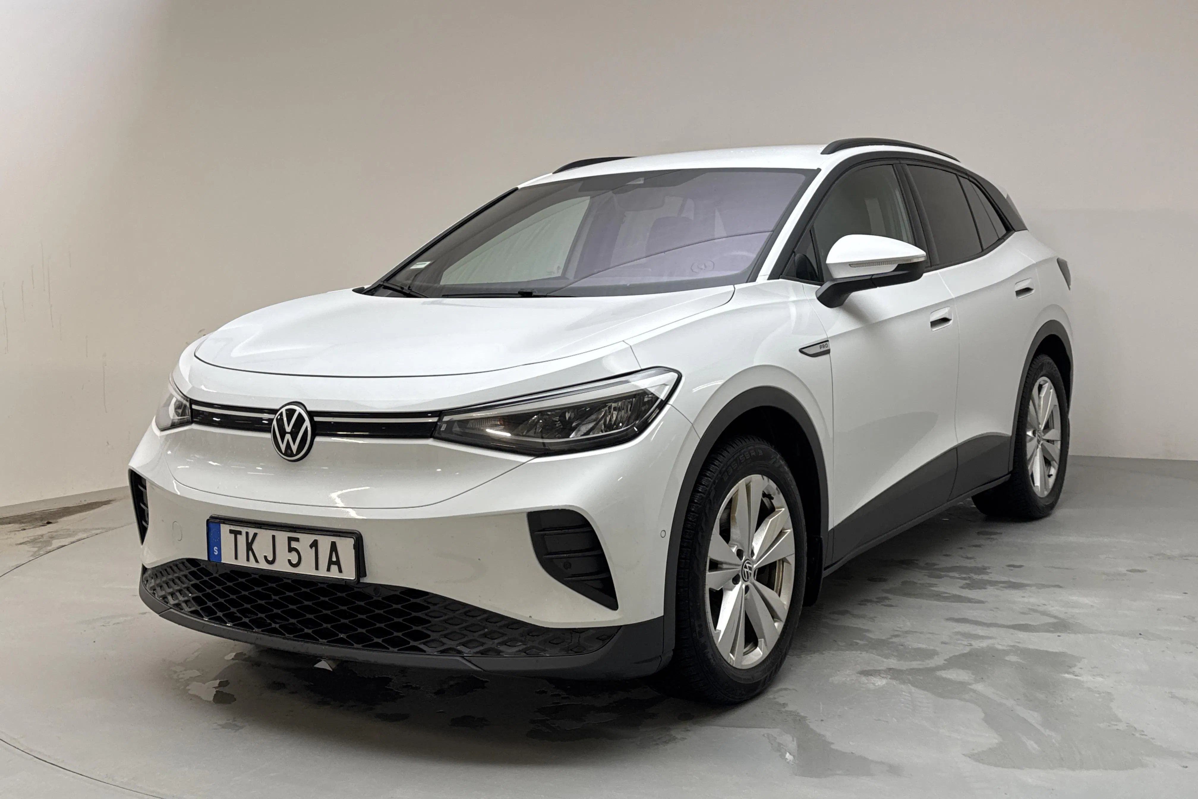 Presentationsfoto 1 av 16: VW ID.4 77kWh (204hk) - 7 411 mil - Automat - vit - 2023