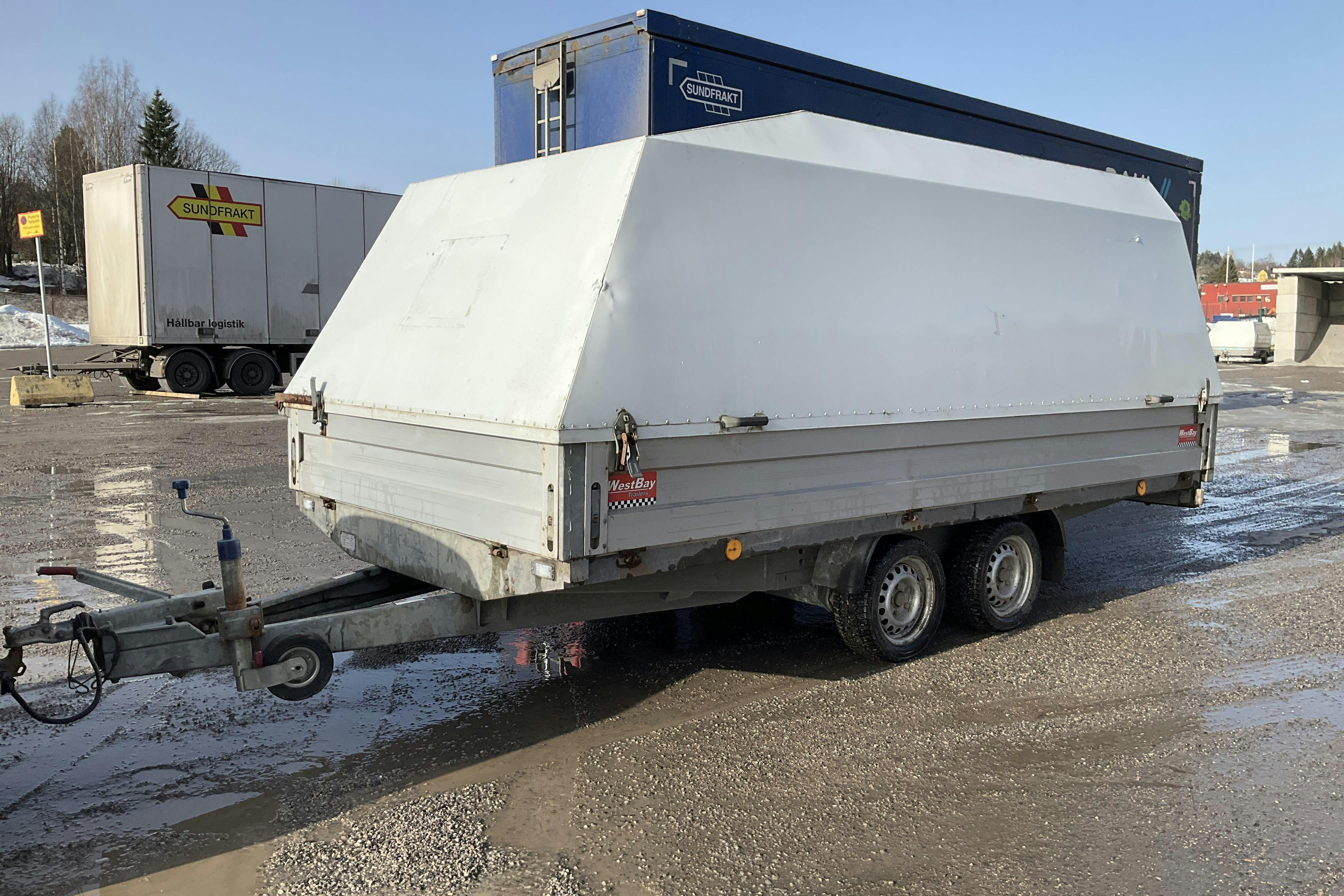 Presentationsfoto 1 av 12: AGADOS / WestBay TRAILERS DONNA B2 Kåpsläpvagn Släpvagn - 0 km - 2008