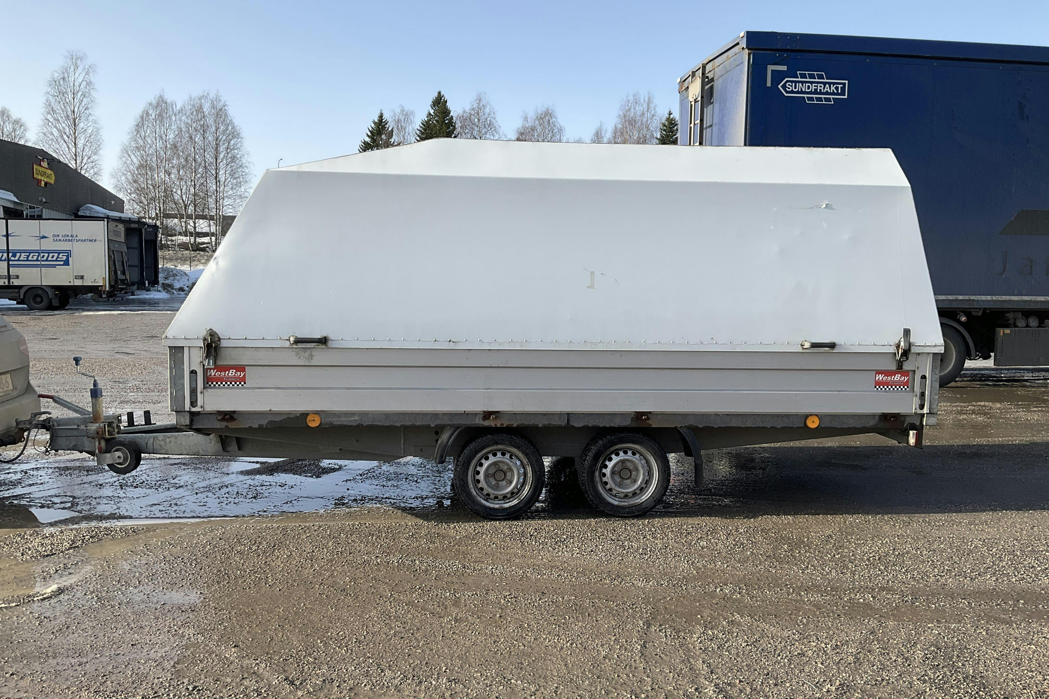 Presentationsfoto 2 av 12: AGADOS / WestBay TRAILERS DONNA B2 Kåpsläpvagn Släpvagn - 0 km - 2008
