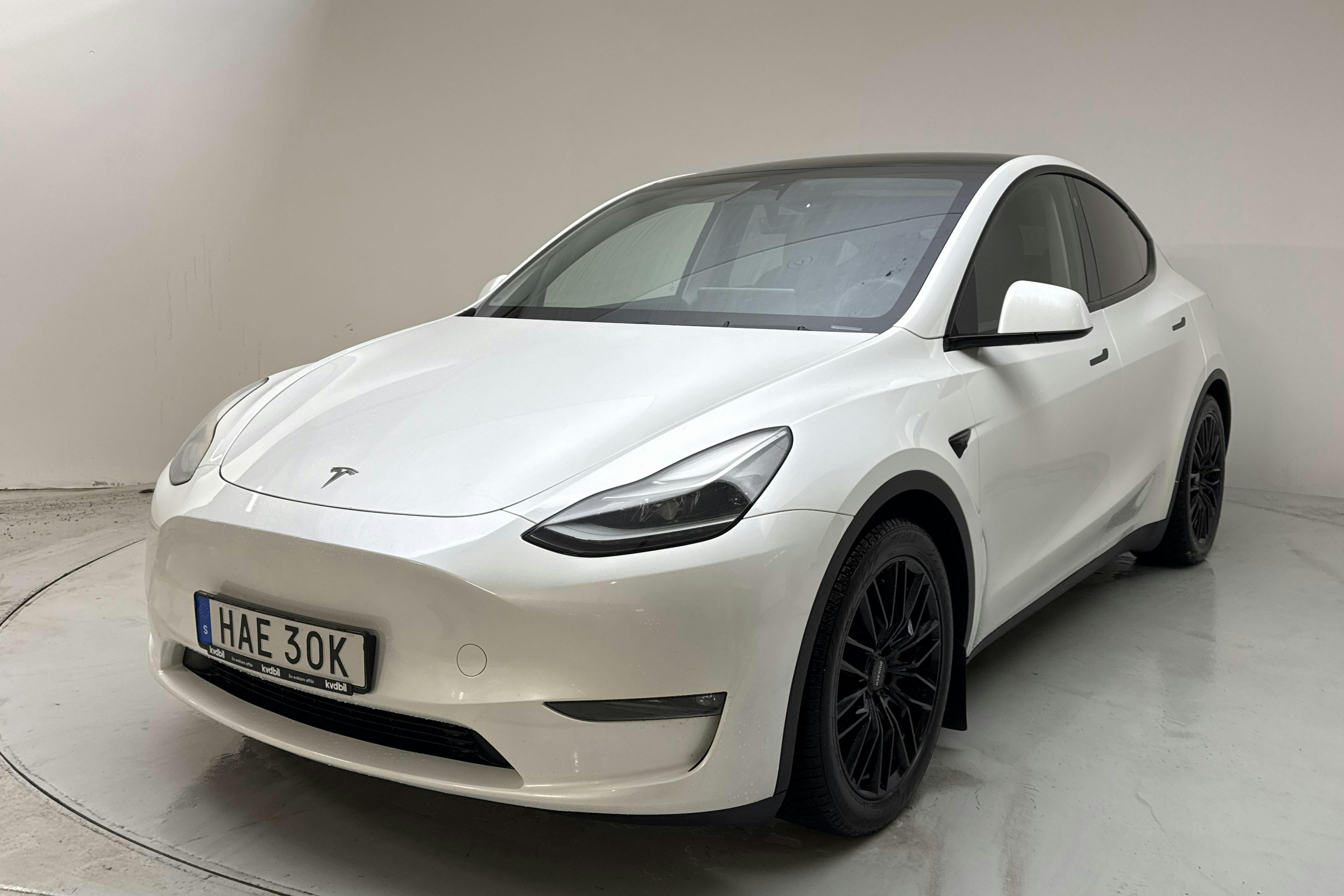 Presentation photo 1 of 18: Tesla Model Y Performance Dual Motor AWD - 95 620 km - Automatic - white - 2023