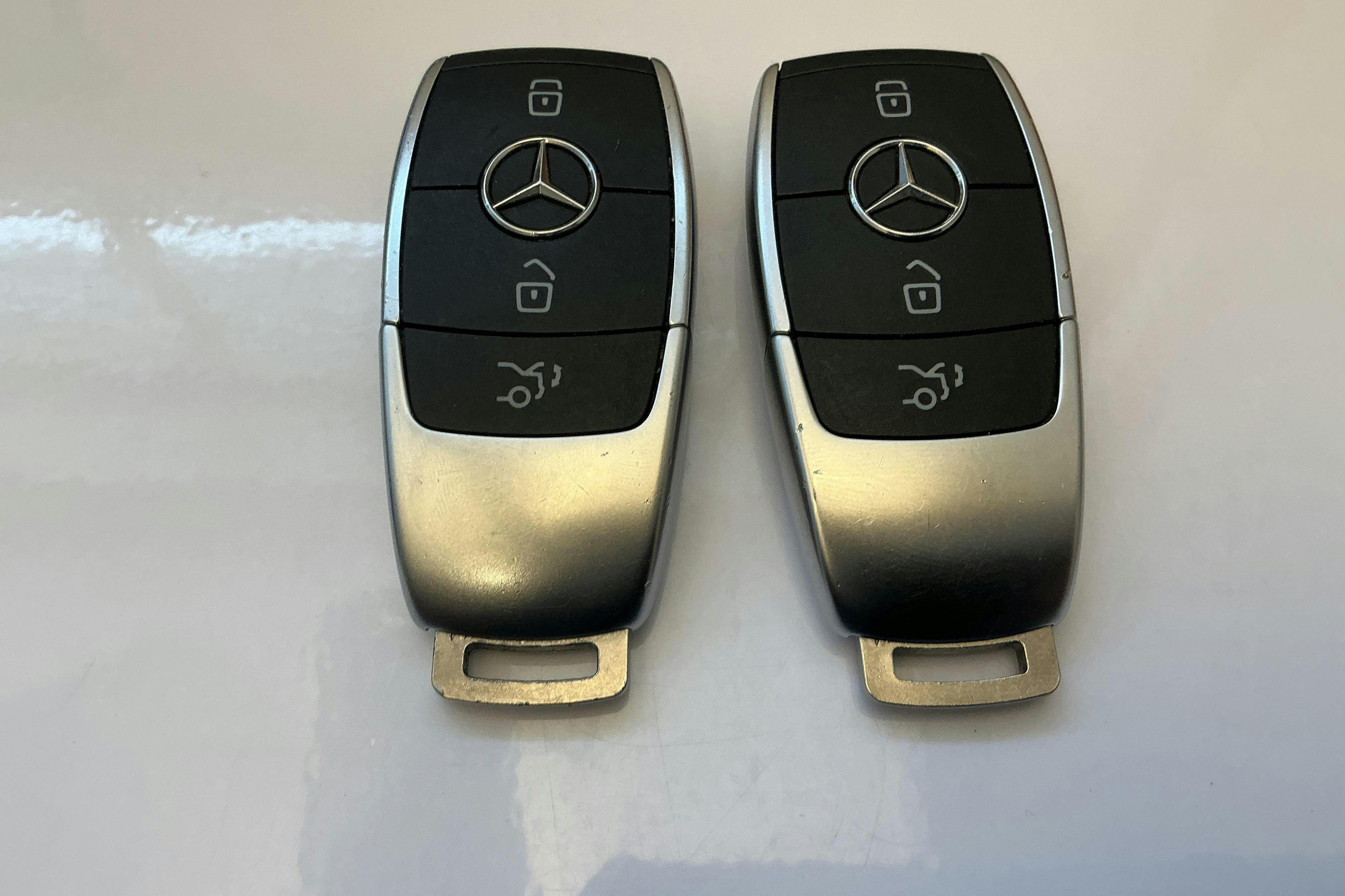 Presentation photo 17 of 17: Mercedes EQB 300 4MATIC X243 (228hk) - 54 850 km - Automatic - white - 2023