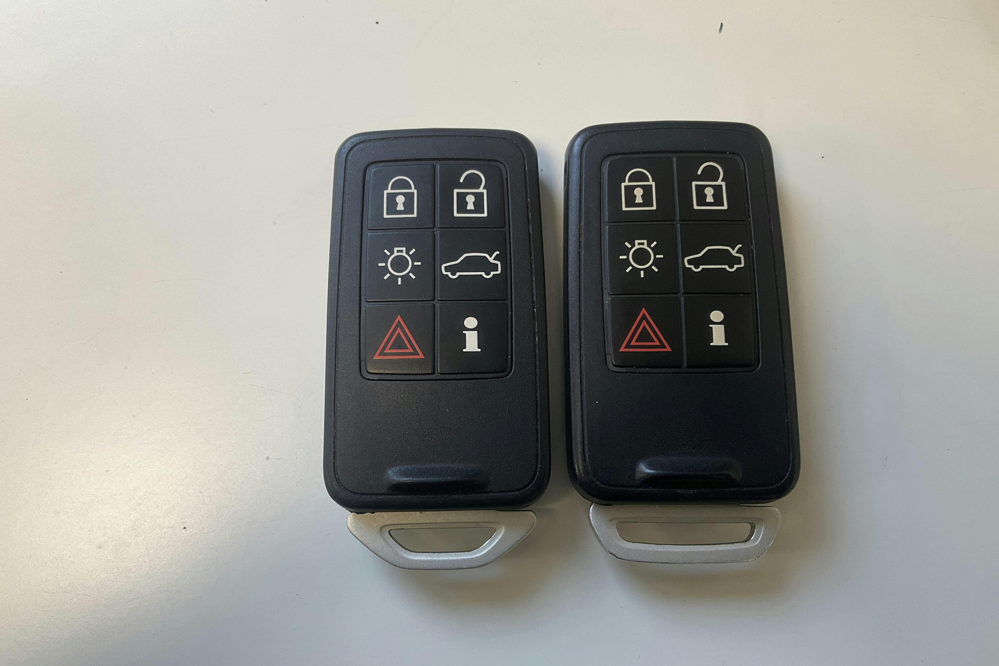 Presentation photo 20 of 20: Volvo XC70 II D4 2WD (181hk) - 124 500 km - Automatic - white - 2016