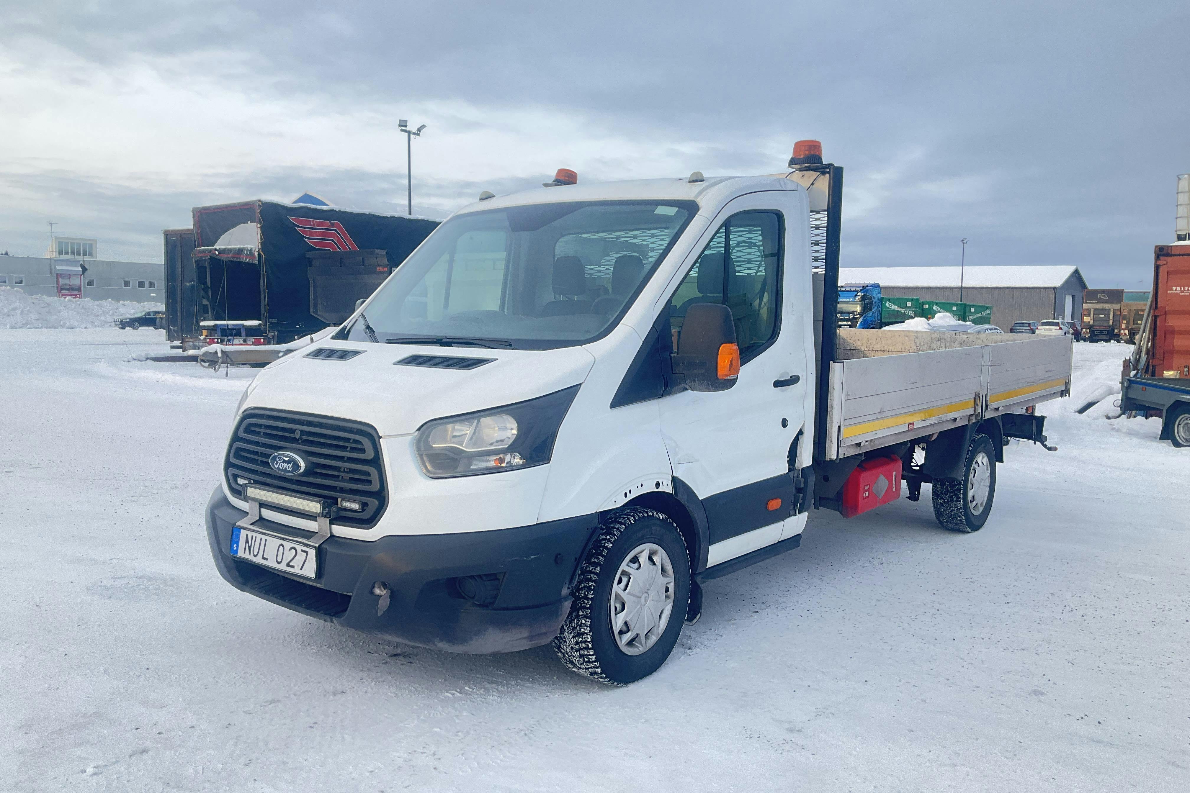 Presentation photo 1 of 14: Ford Transit Chassi 350 2.0 TDCi AWD (170hk) - 125 620 km - Manual - 2017