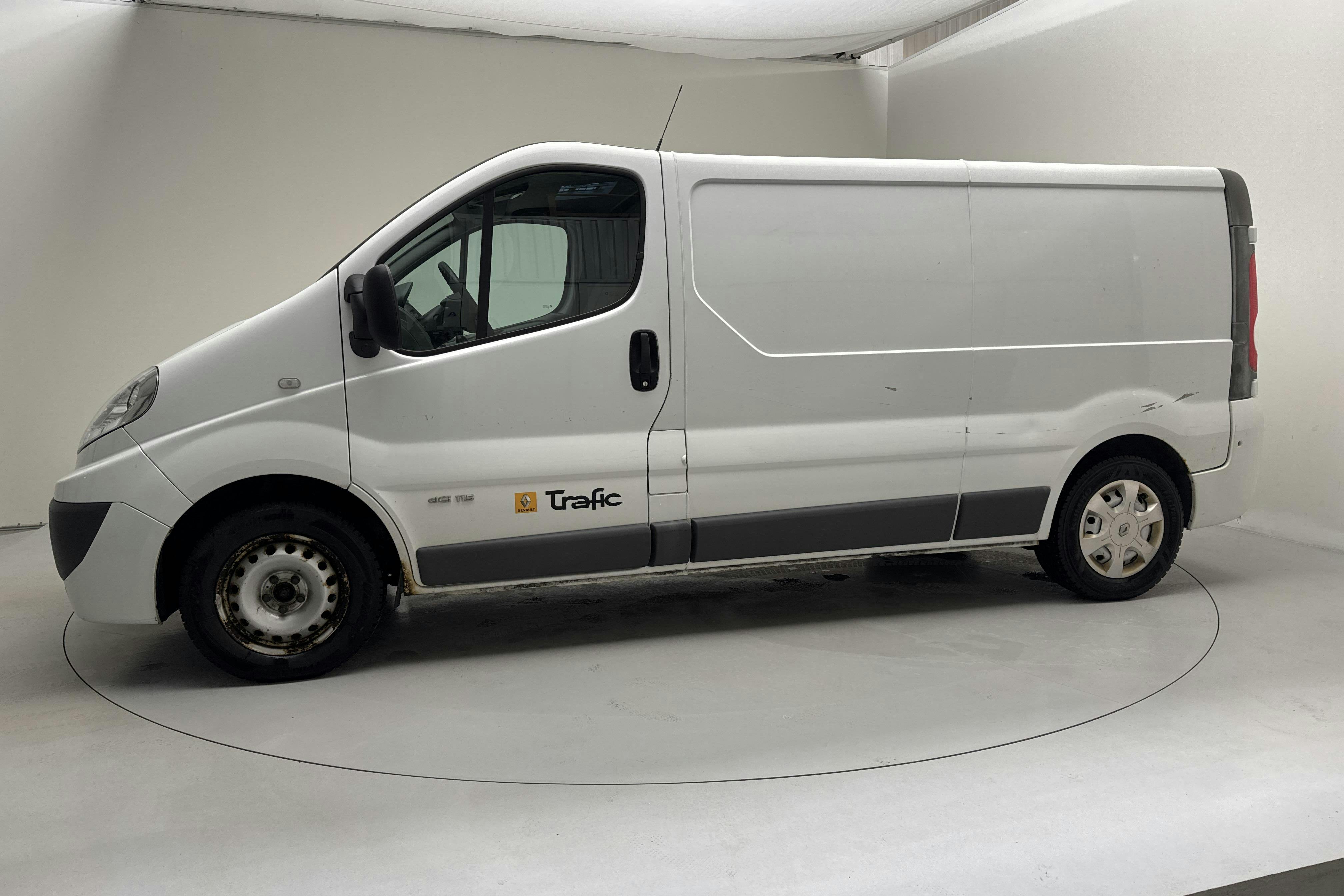 Presentation photo 2 of 14: Renault Trafic 2.0 dCi Skåp/Buss (115hk) - 150 840 km - Manual - white - 2013