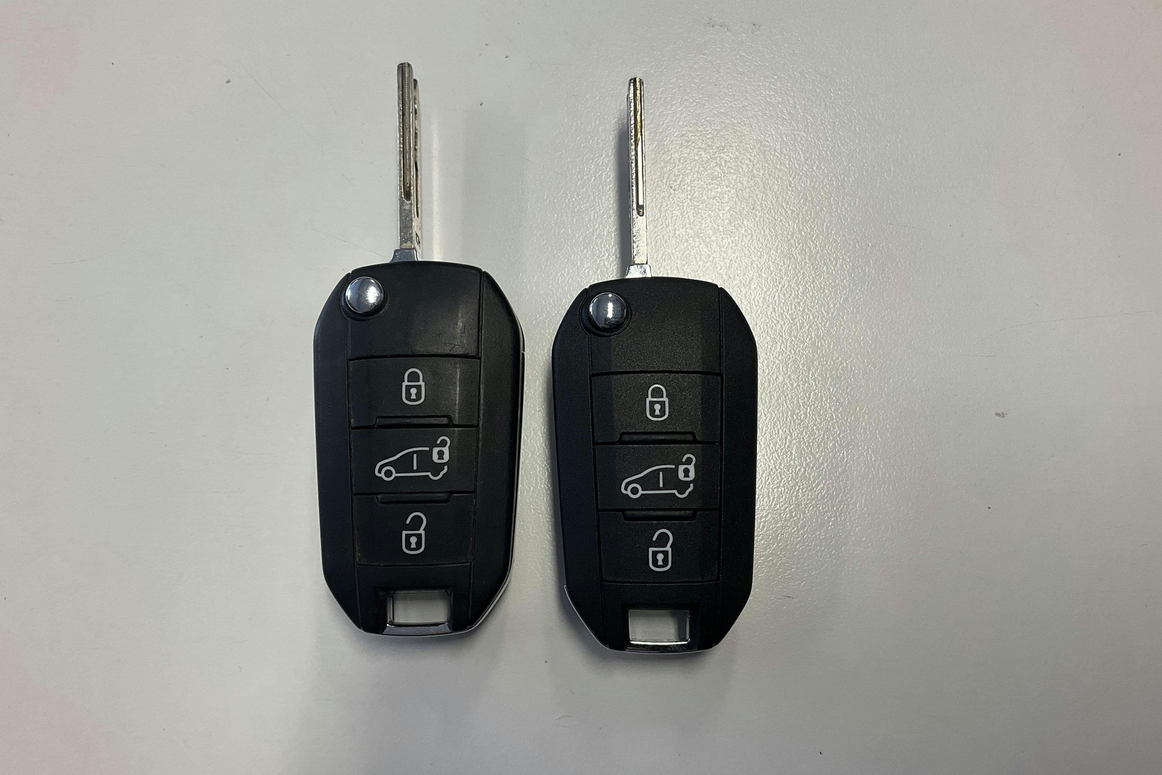 Presentationsfoto 16 av 16: Peugeot e-Expert Skåp 75kWh (136hk) - 3 188 mil - Automat - vit - 2023