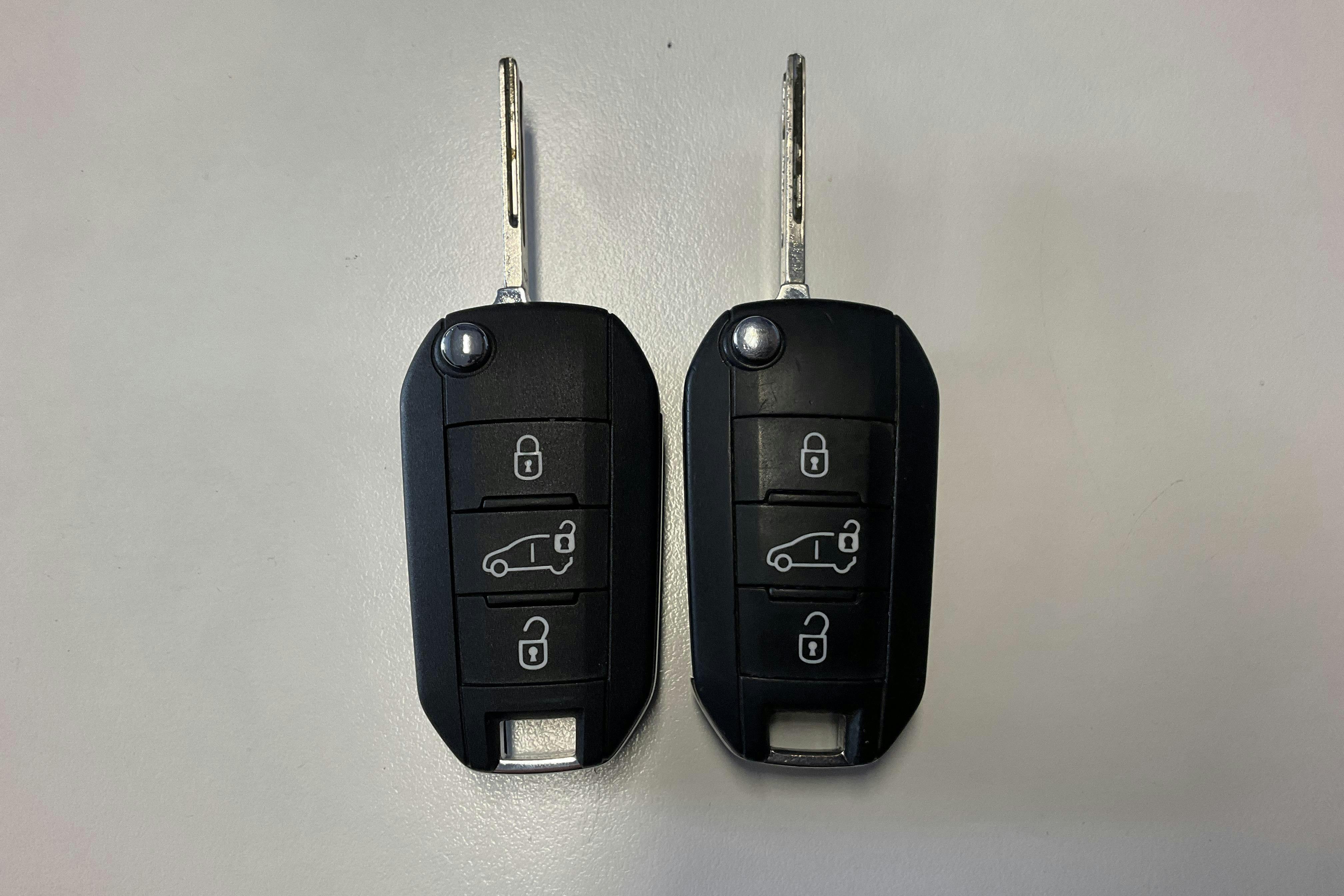 Presentationsfoto 15 av 15: Peugeot e-Expert Skåp 75kWh (136hk) - 9 396 mil - Automat - vit - 2022