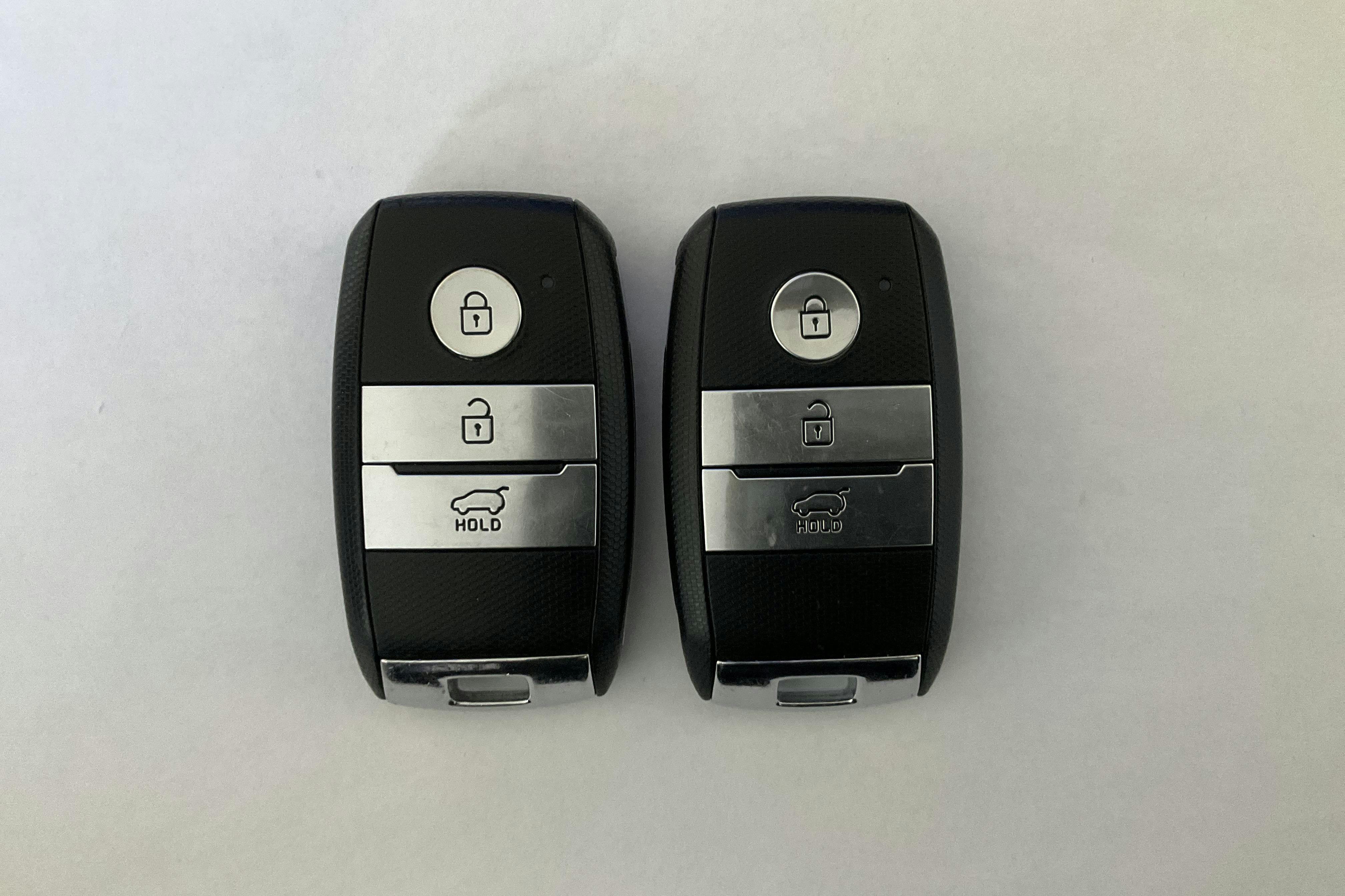 Presentation photo 19 of 19: KIA e-Niro 64kWh (204hk) - 128 540 km - Automatic - gray - 2019