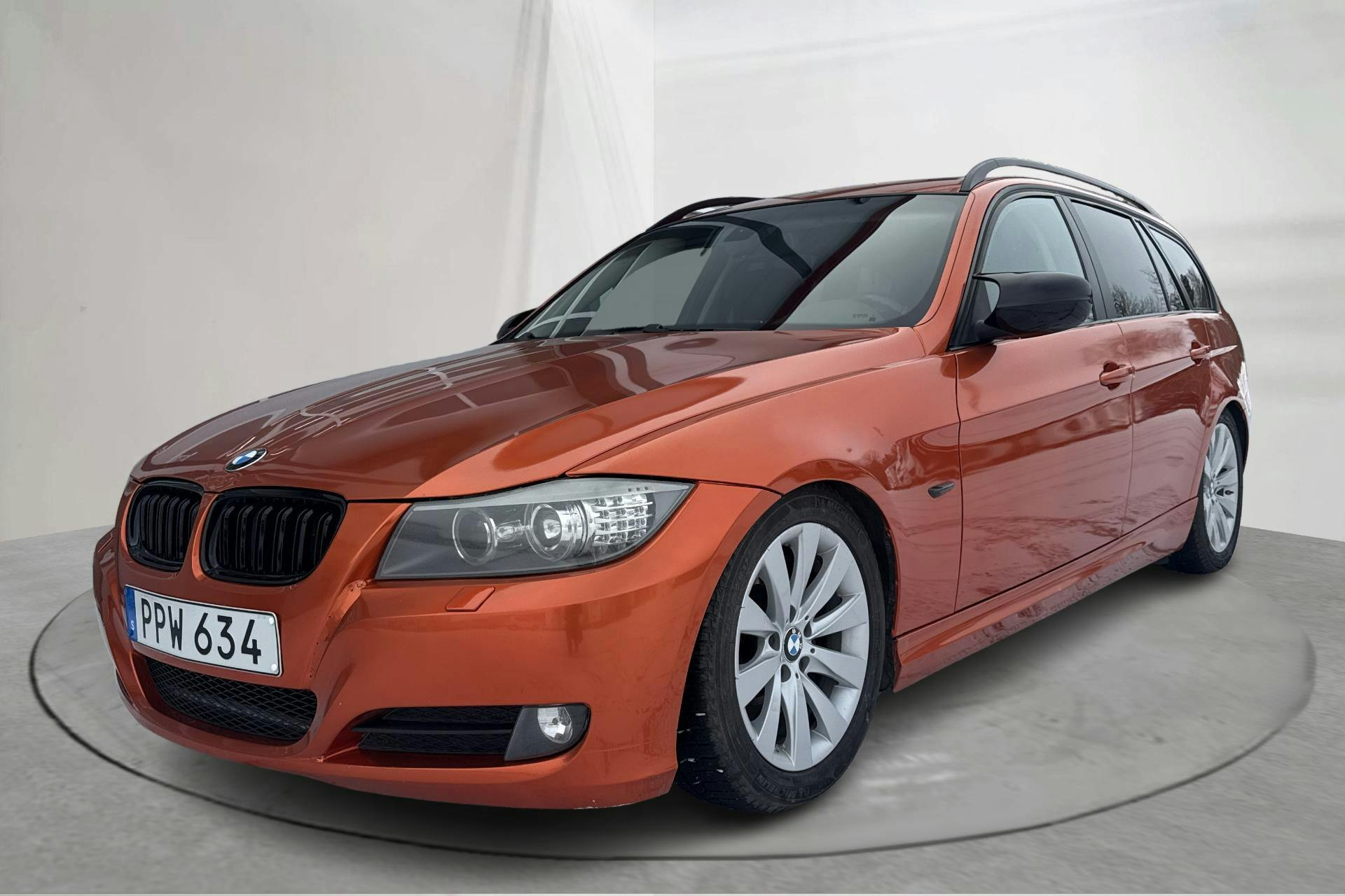 Präsentationsfoto 1 von 15: BMW 330d xDrive Touring, E91 (245hk) - 292 440 Kilometer - Verkaufsautomat - grau - 2009