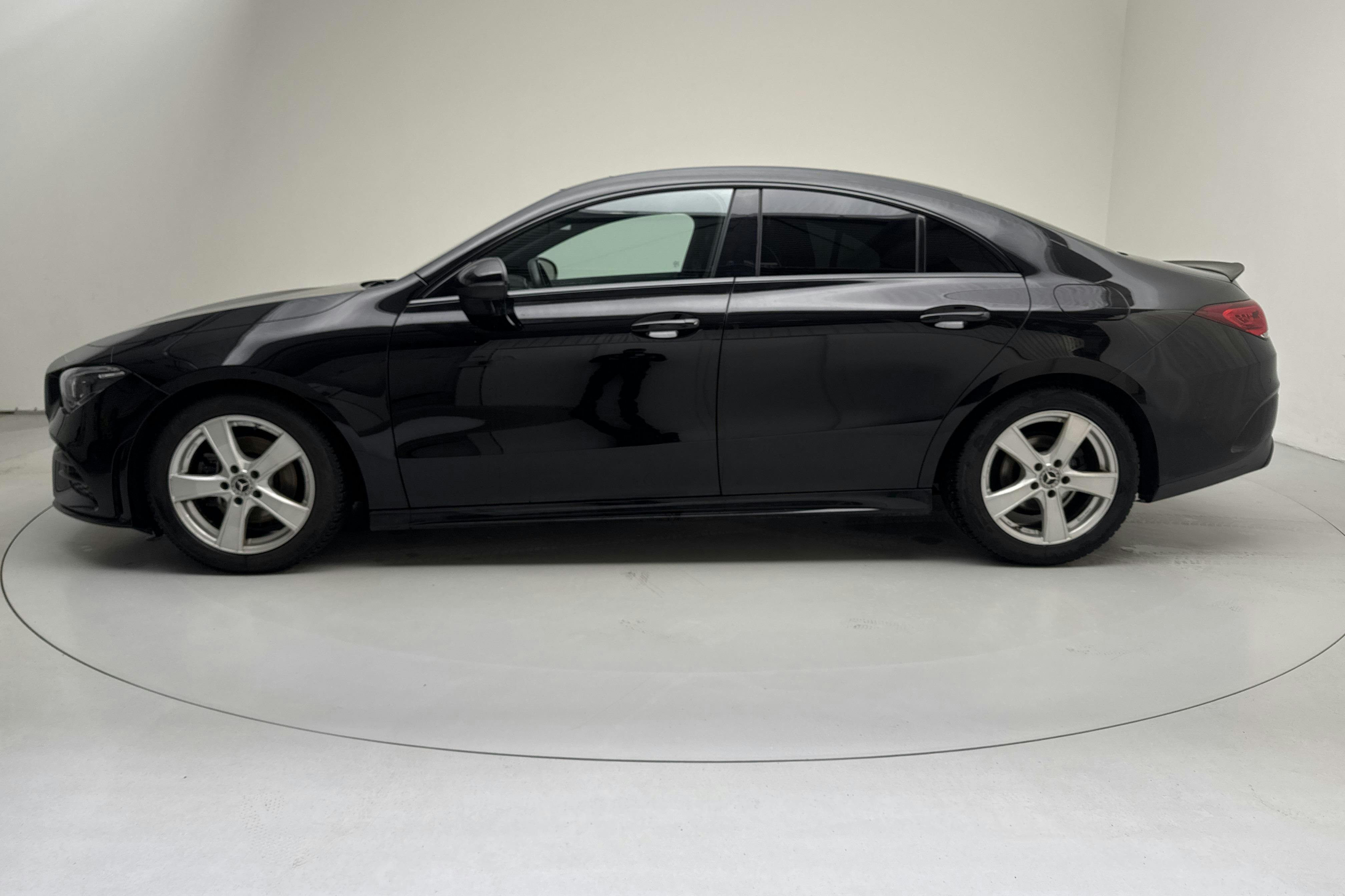 Presentation photo 2 of 14: Mercedes CLA 180 Coupé C118 (136hk) - 63 070 km - Automatic - black - 2021