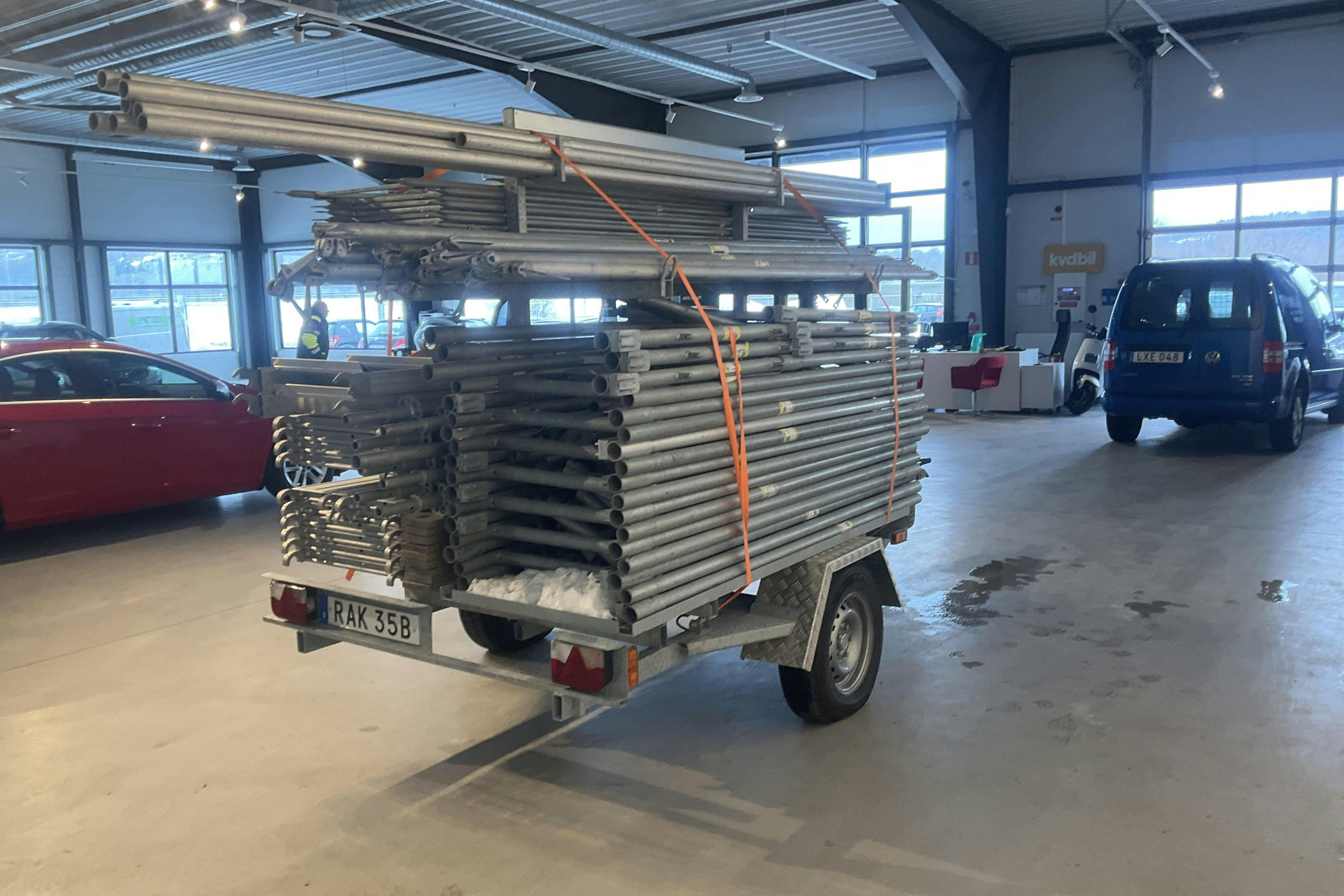 Presentationsfoto 17 av 17: PROFILSLÄPET PS ST - 0 km - Light Grey - 2024