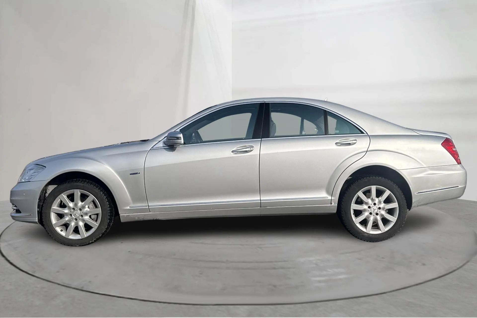 Presentation photo 2 of 18: Mercedes S 500 W221 (435hk) - 239 680 km - Automatic - silver - 2012