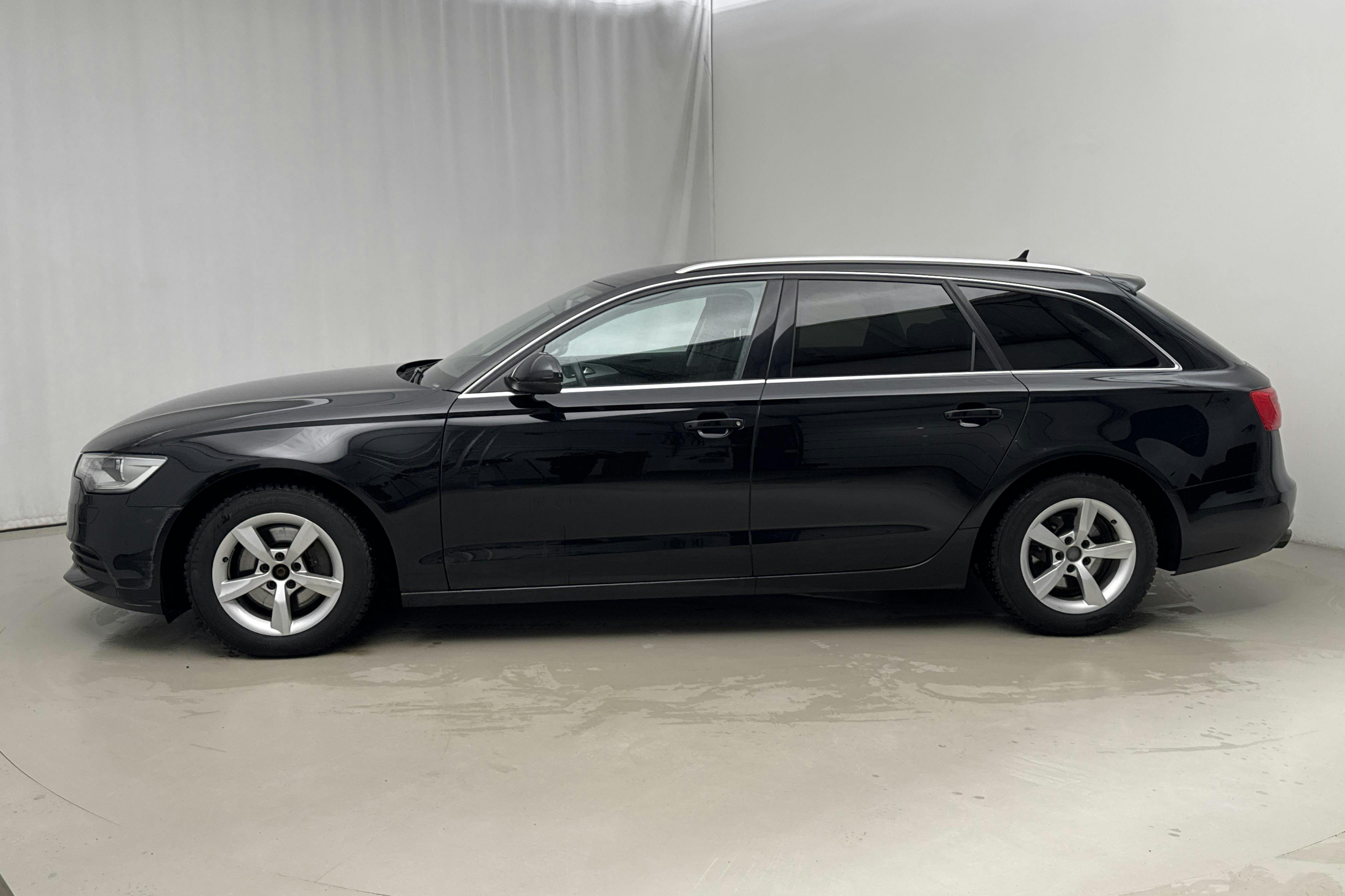Presentation photo 2 of 13: Audi A6 2.0 TDI Avant (177hk) - 115 100 km - Automatic - black - 2013