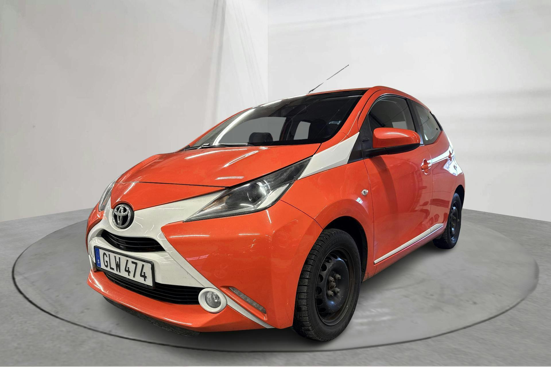 Presentation photo 1 of 14: Toyota Aygo 1.0 5dr (69hk) - 92 430 km - Manual - orange - 2016