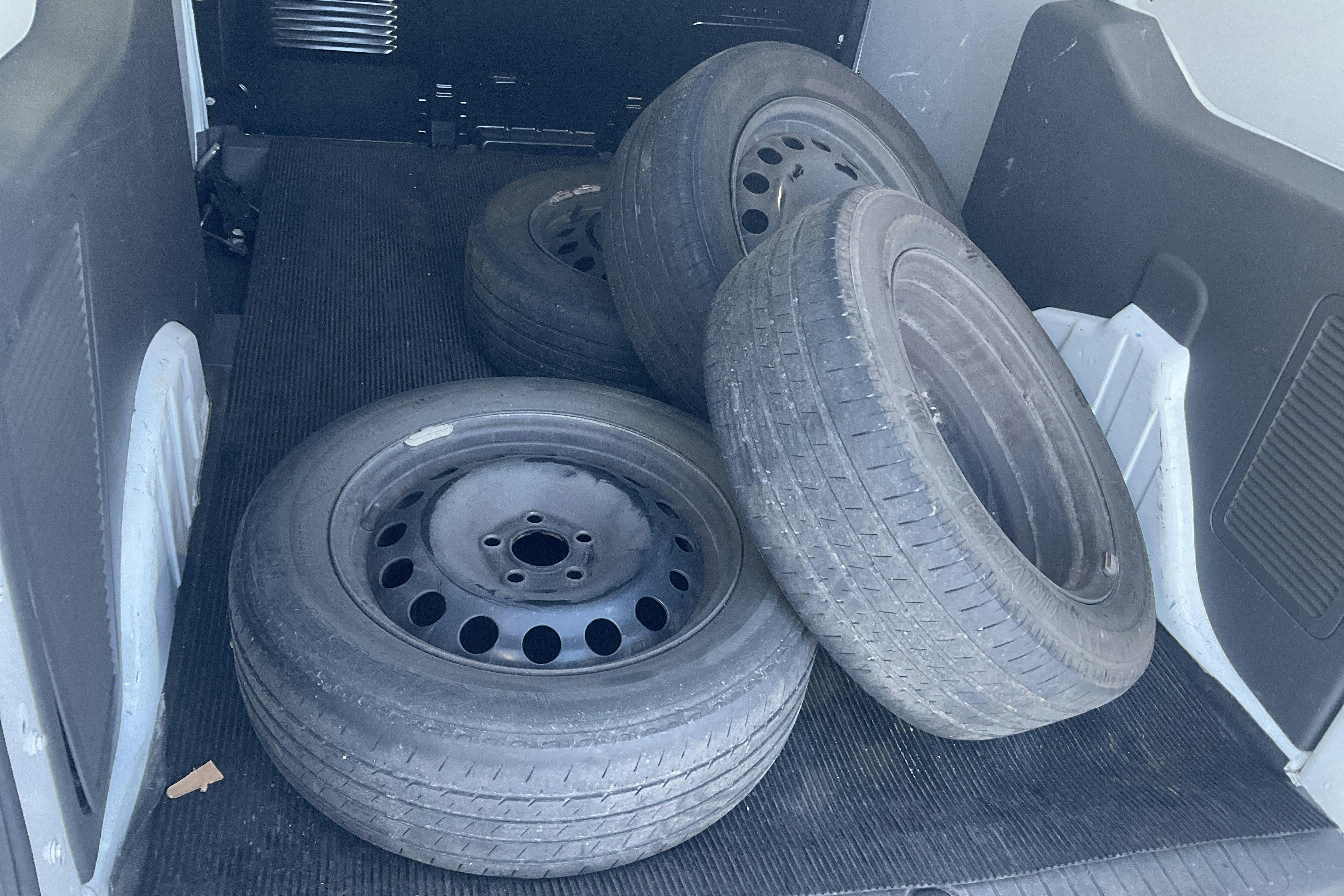 Presentation photo 13 of 13: Ford Transit Connect 1.5 EcoBlue (100hk) - 237 250 km - Manual - white - 2023