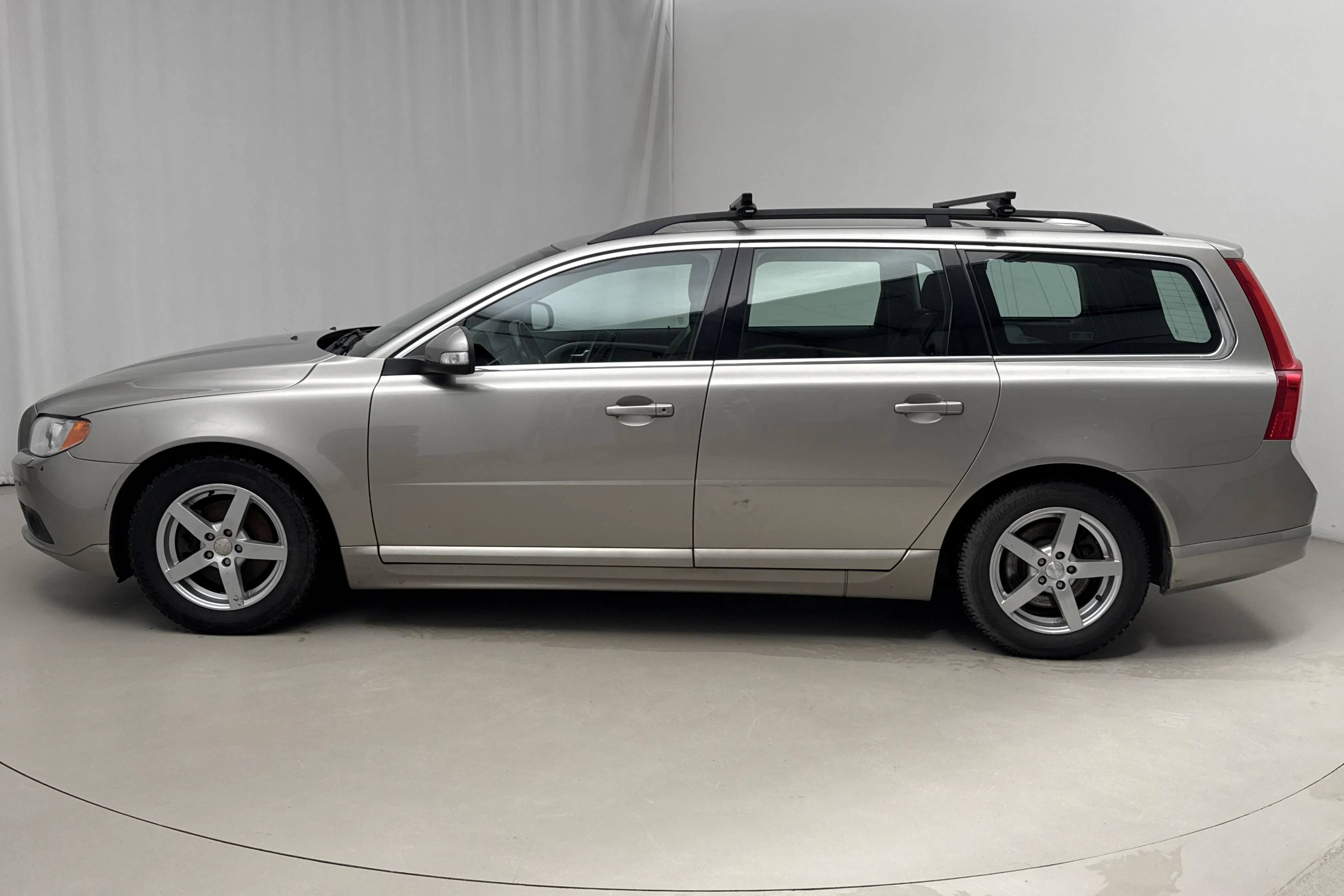 Presentation photo 2 of 14: Volvo V70 II 1.6D DRIVe (109hk) - 179 950 km - Manual - Light Brown - 2011