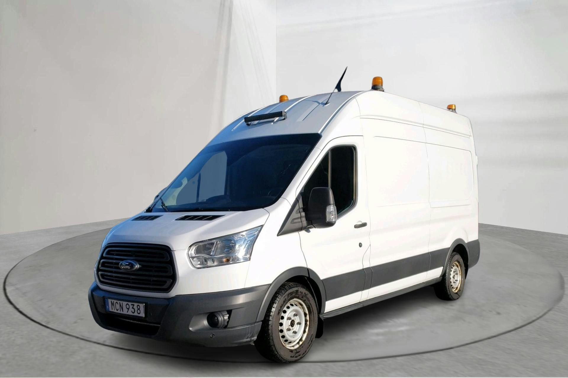 Presentationsfoto 1 av 17: Ford Transit 350 2.0 TDCi 2WD Skåp (130hk) - 11 409 mil - Automat - vit - 2018