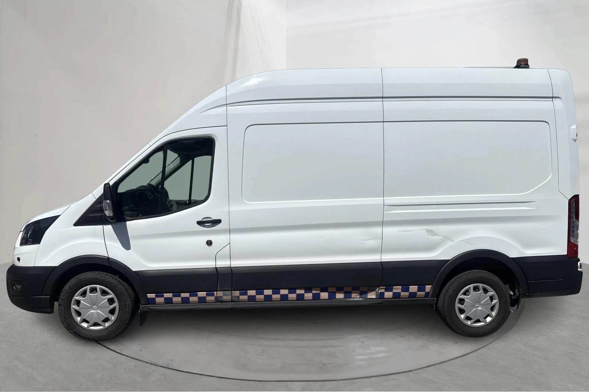 Presentation photo 2 of 14: Ford Transit 350 2.0 TDCi AWD Skåp (170hk) - 36 310 km - Manual - white - 2023