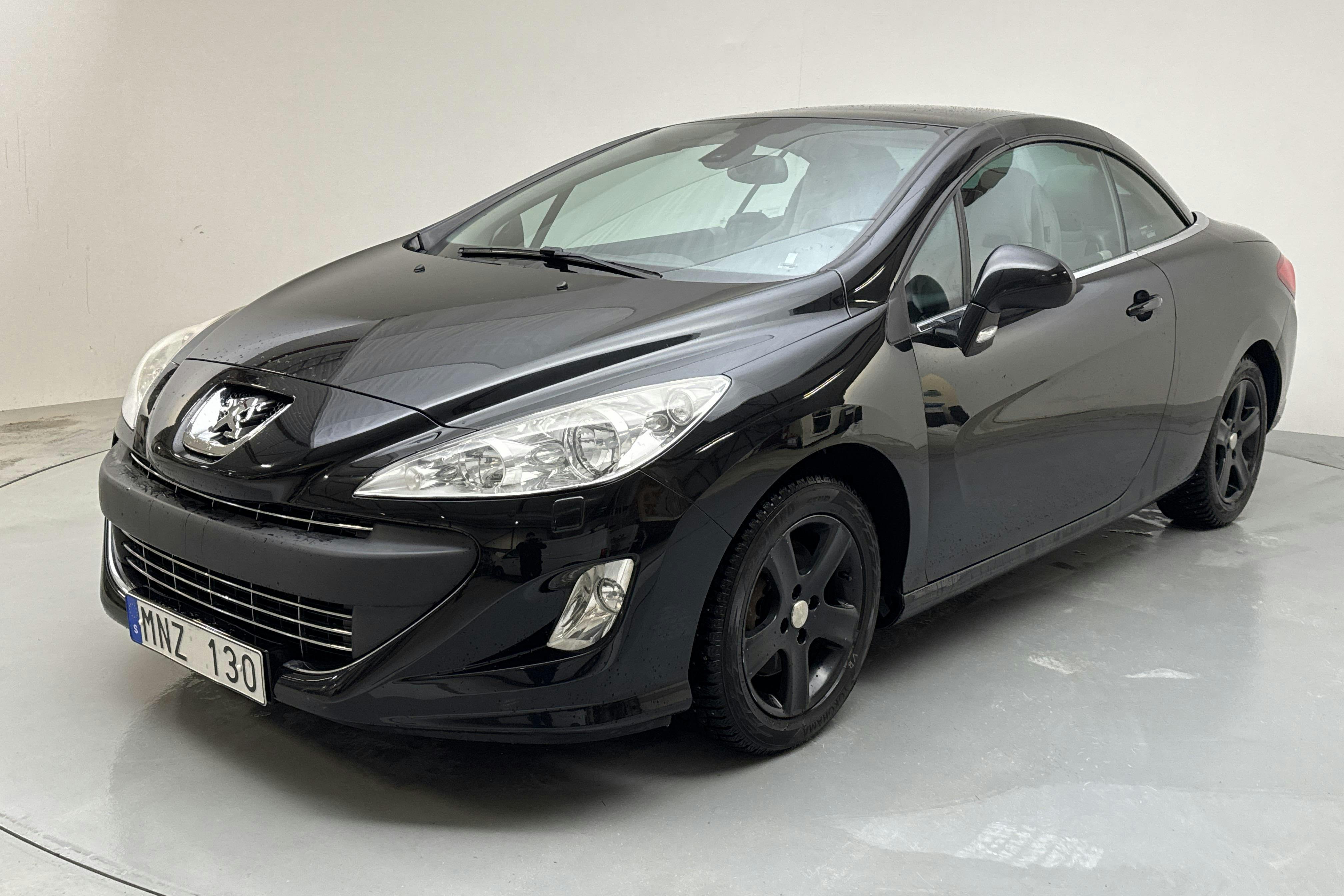 Presentation photo 1 of 11: Peugeot 308 CC 1.6 Turbo (156hk) - 119 320 km - Manual - black - 2010