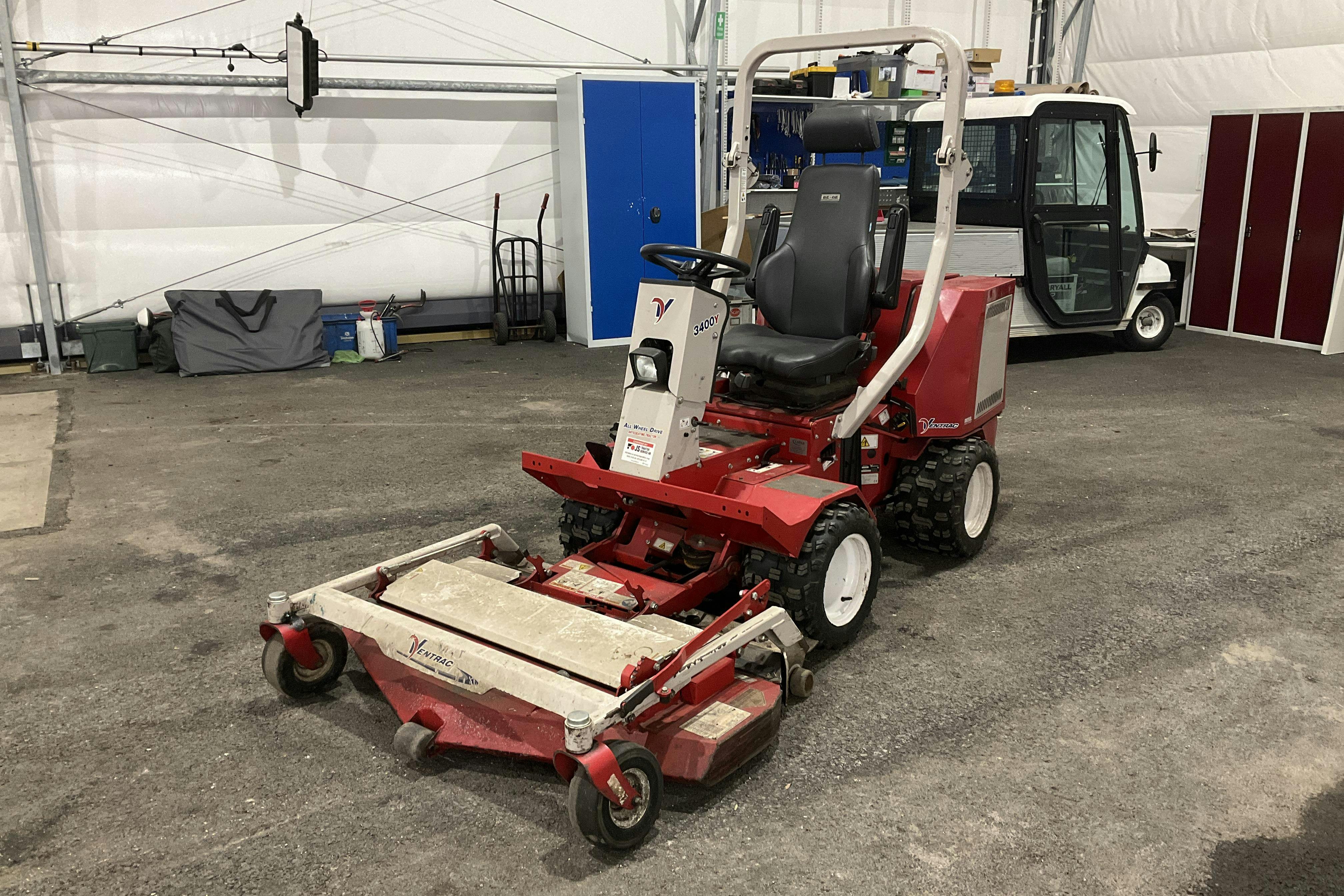 Presentation photo 1 of 37: Ventrac 3400 Y åkgräsklippare - 0 km - 2016
