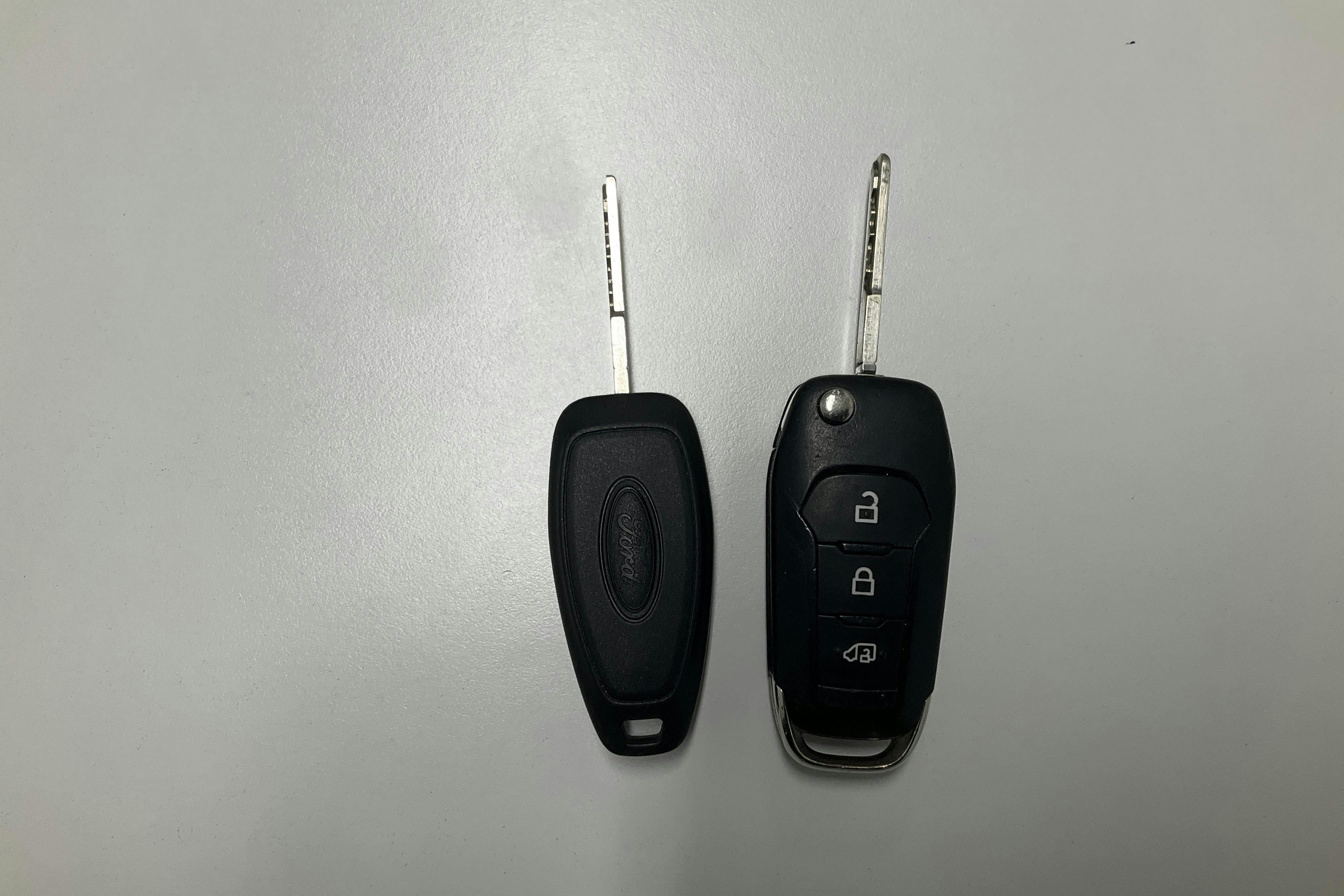 Presentation photo 14 of 14: Ford Transit Connect 1.5 EcoBlue (100hk) - 138 280 km - Automatic - black - 2020