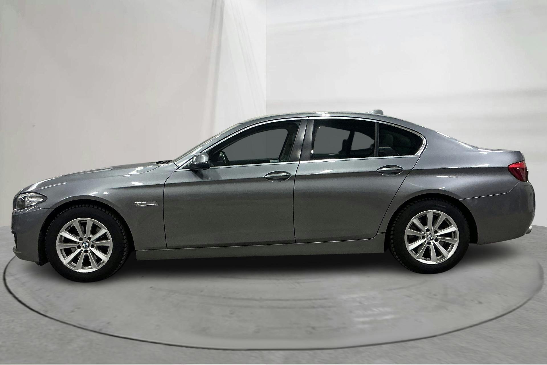 Presentation photo 2 of 13: BMW 520d xDrive Sedan, F10 (190hk) - 143 590 km - Automatic - gray - 2016