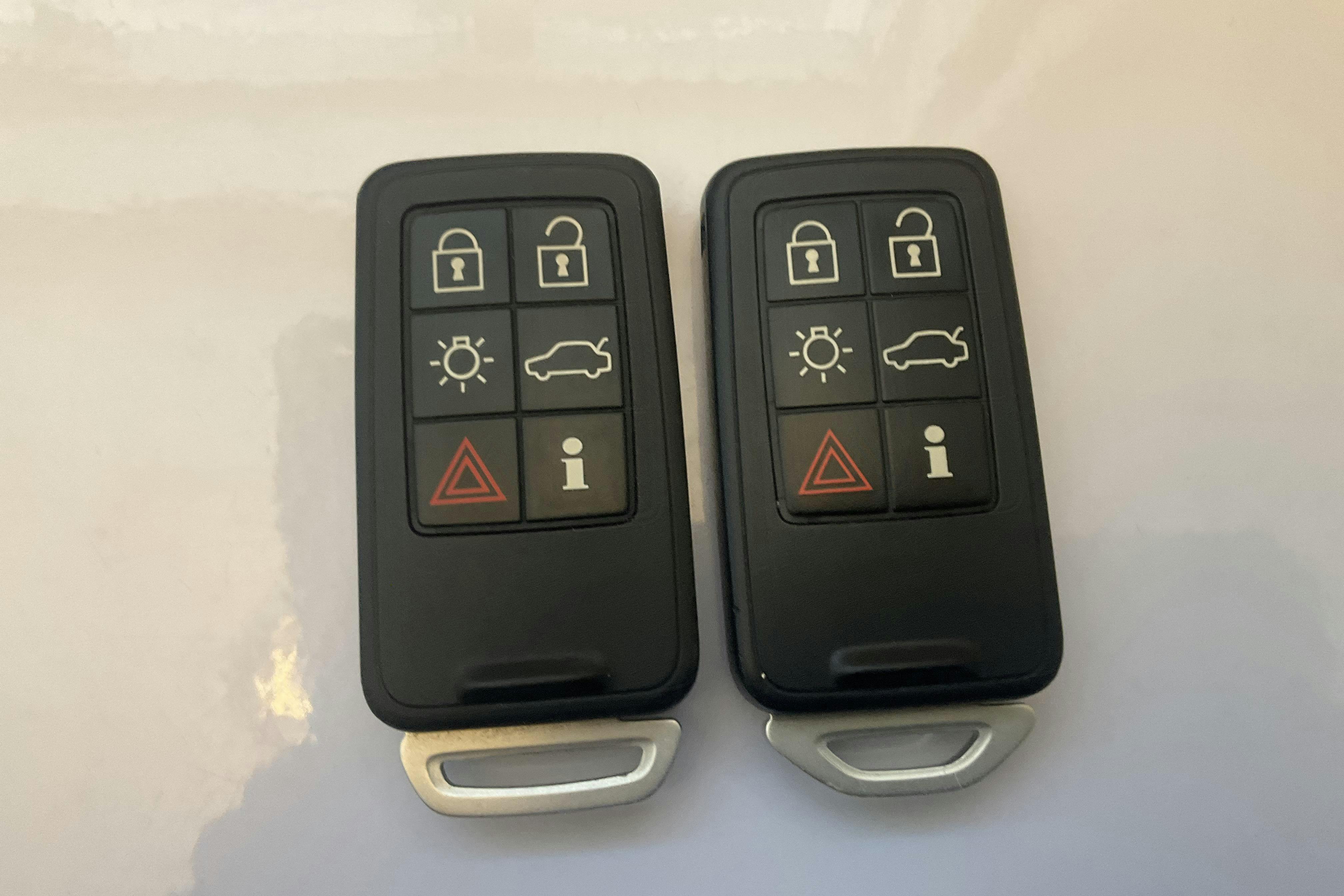 Presentation photo 14 of 14: Volvo XC60 D4 AWD (190hk) - 144 180 km - Automatic - white - 2017