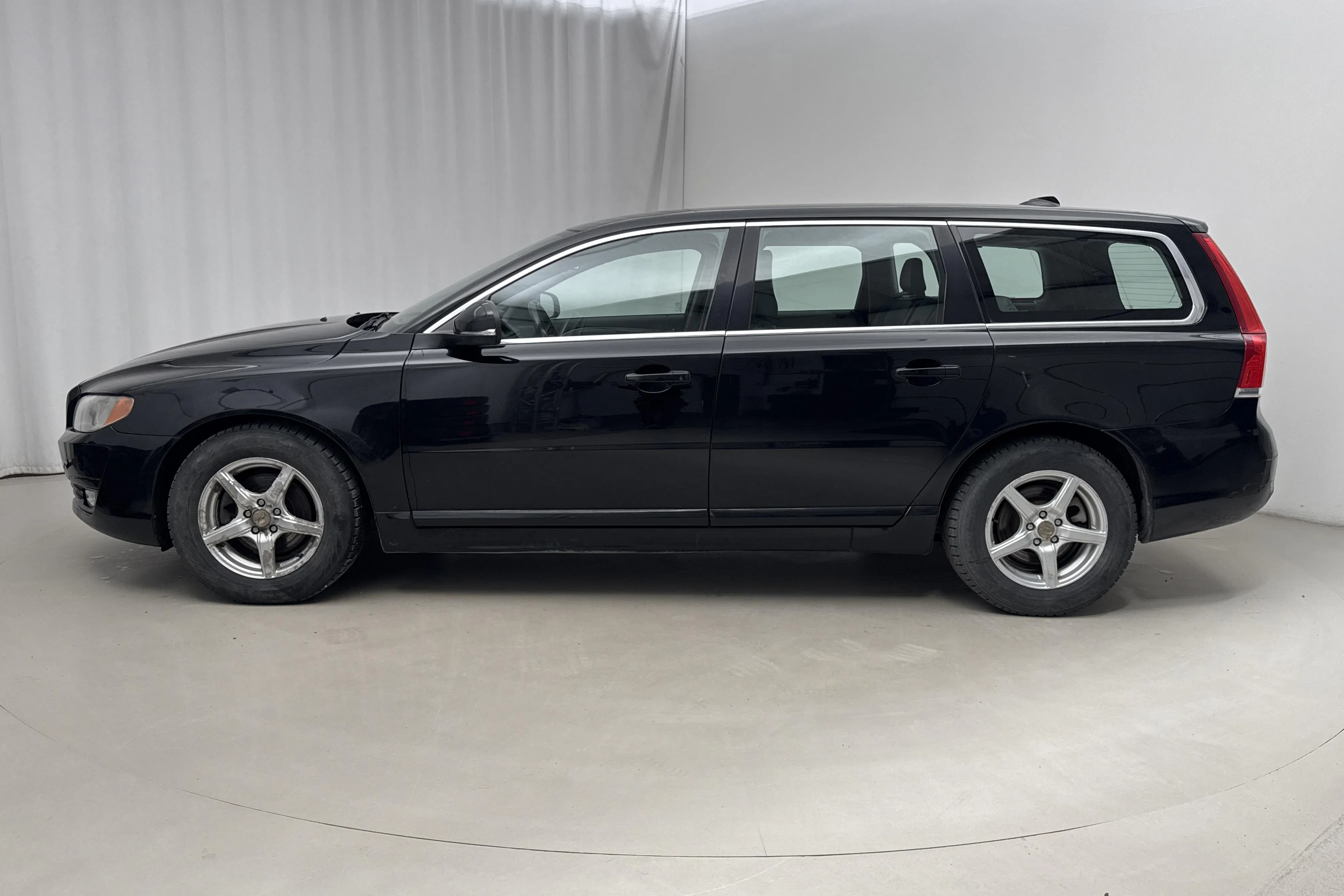Presentation photo 2 of 14: Volvo V70 II T5 (240hk) - 420 000 km - Automatic - black - 2014