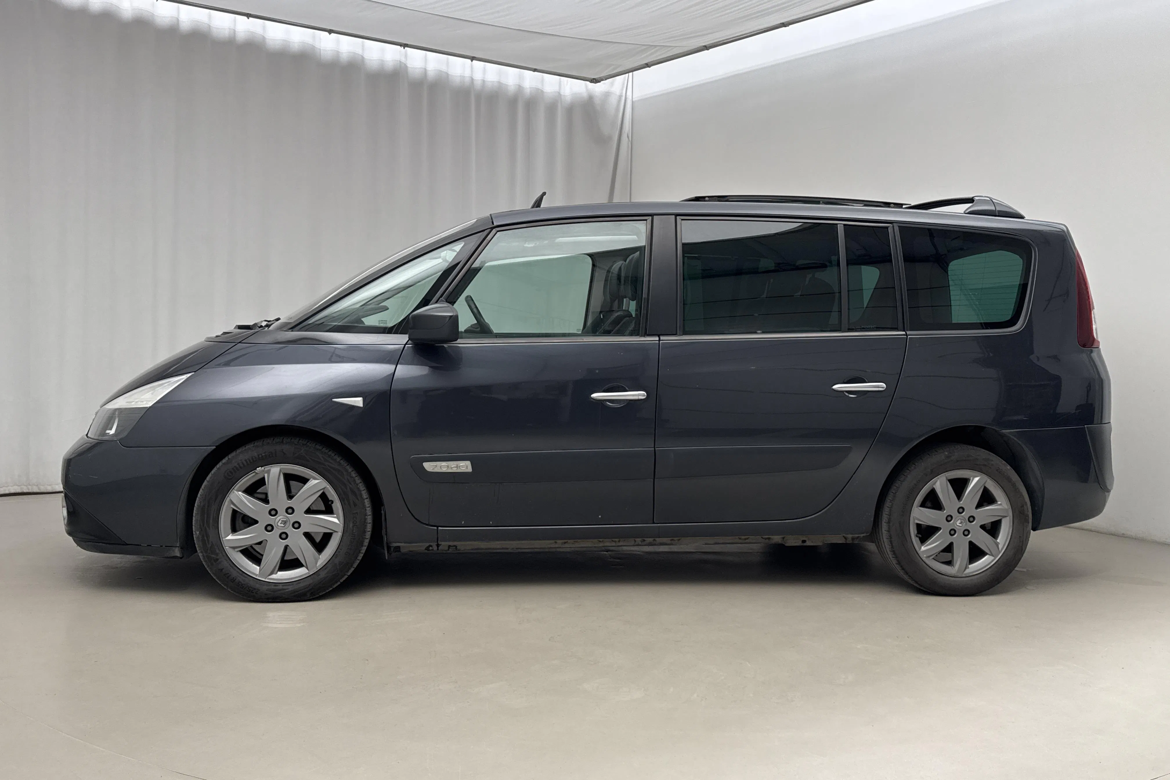 Presentation photo 2 of 21: Renault Grand Espace 2.0 dCi (173hk) - 295 320 km - Automatic - dark grey - 2014
