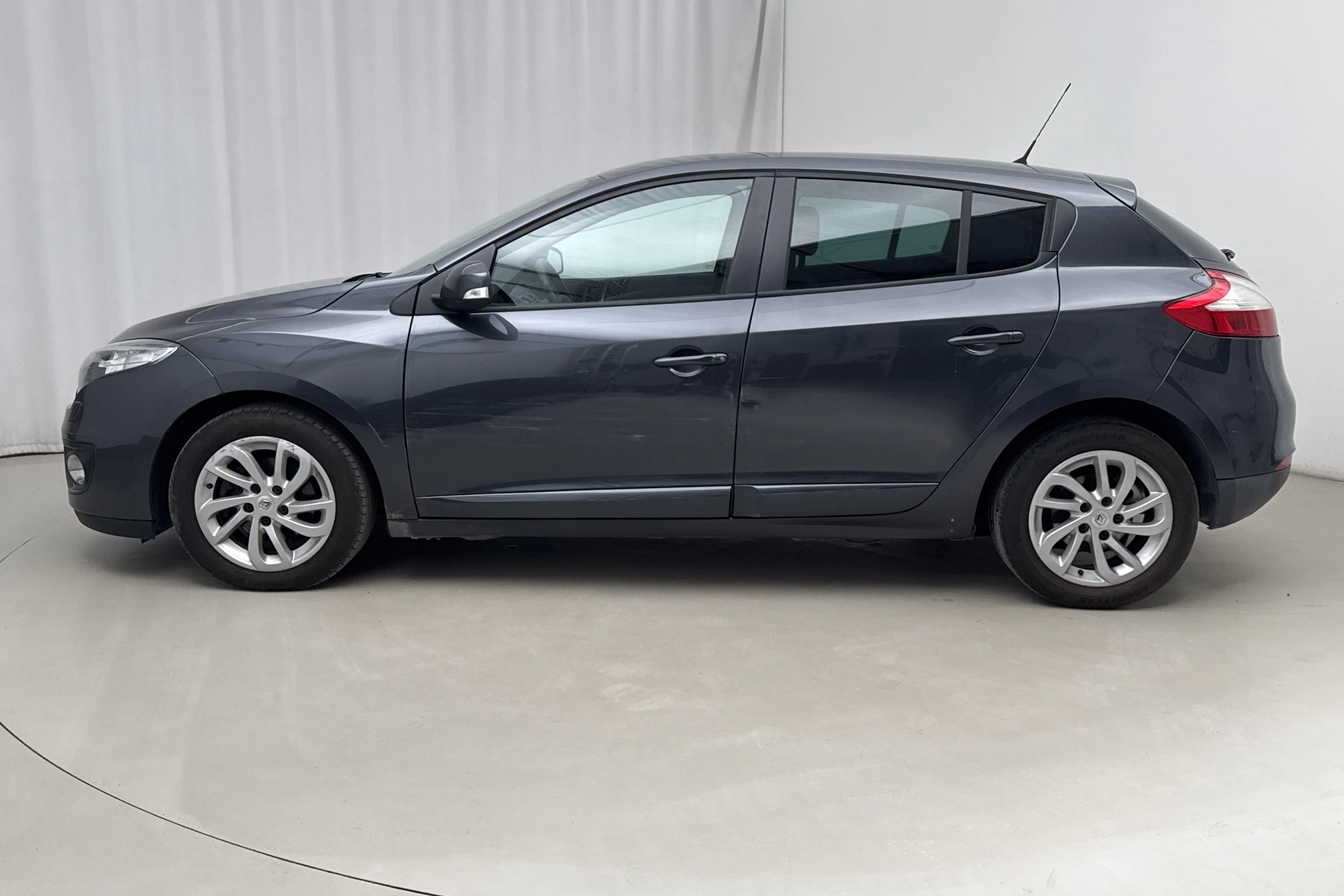 Presentation photo 2 of 13: Renault Mégane Phas III 1.5 dCi 5dr (110hk) - 181 030 km - Automatic - Dark Grey - 2013