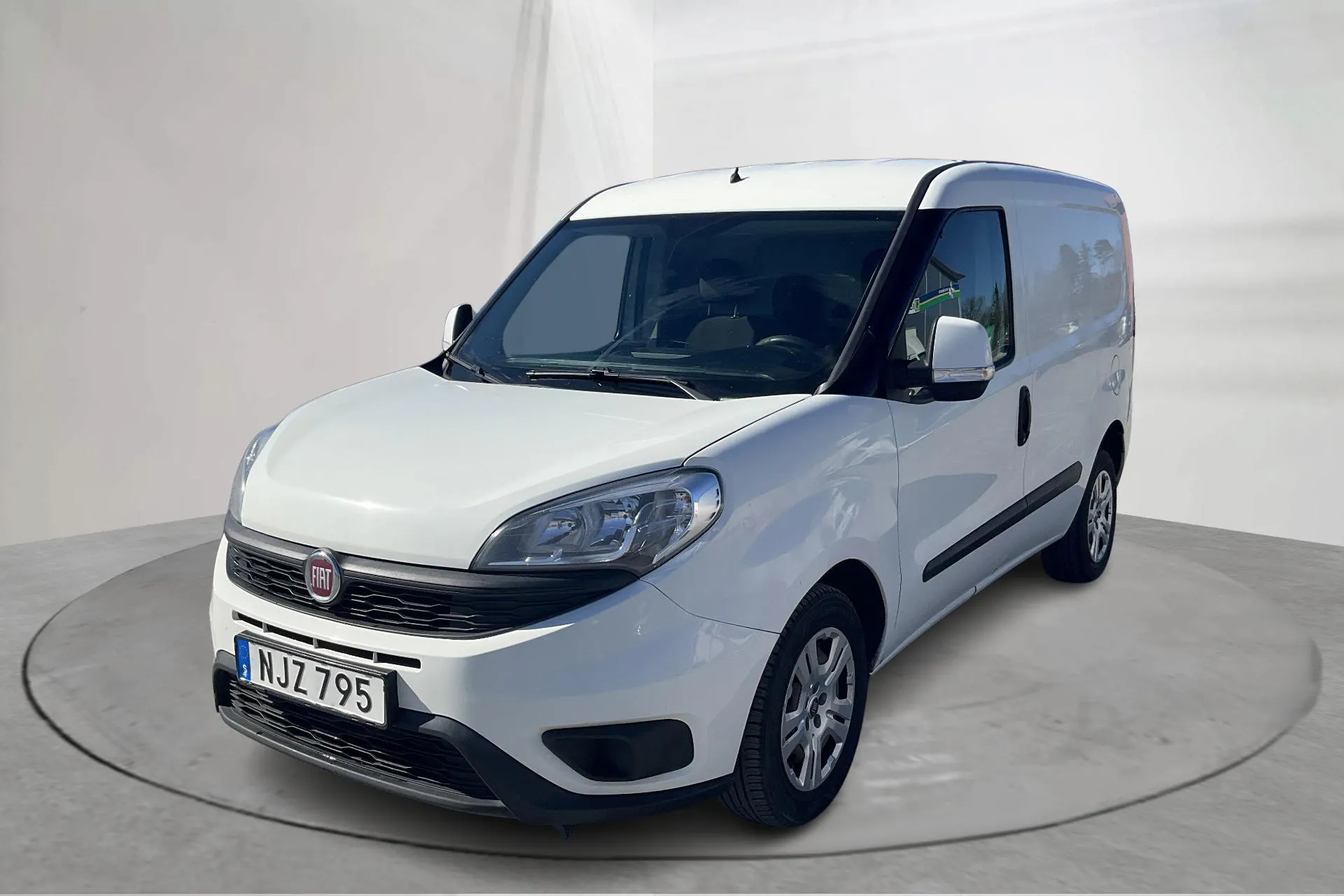 Presentation photo 1 of 11: Fiat Doblo Cargo 1.3 MJT (90hk) - 244 070 km - Manual - white - 2016