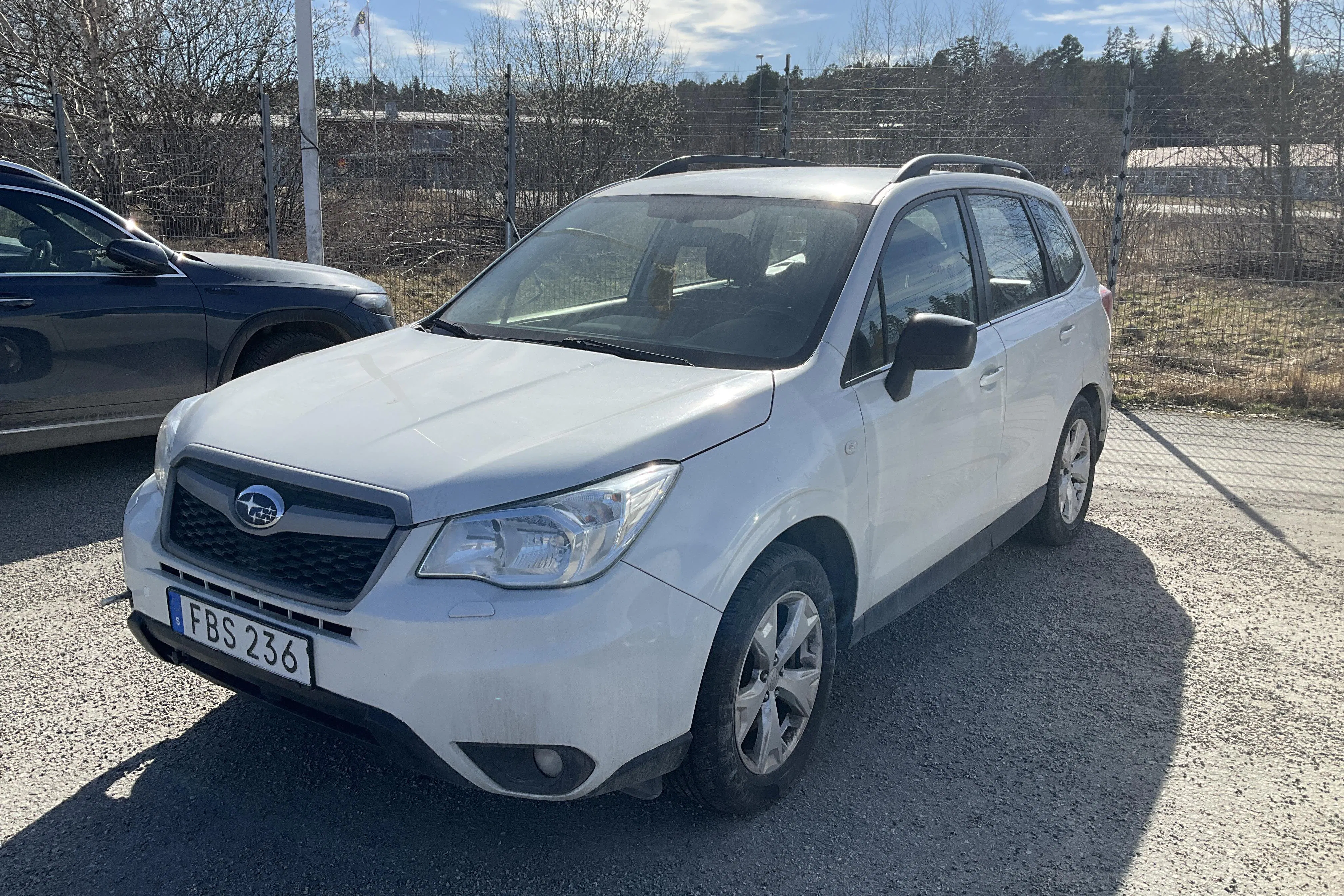Presentation photo 1 of 13: Subaru Forester 2.0D (147hk) - 366 750 km - Automatic - white - 2015