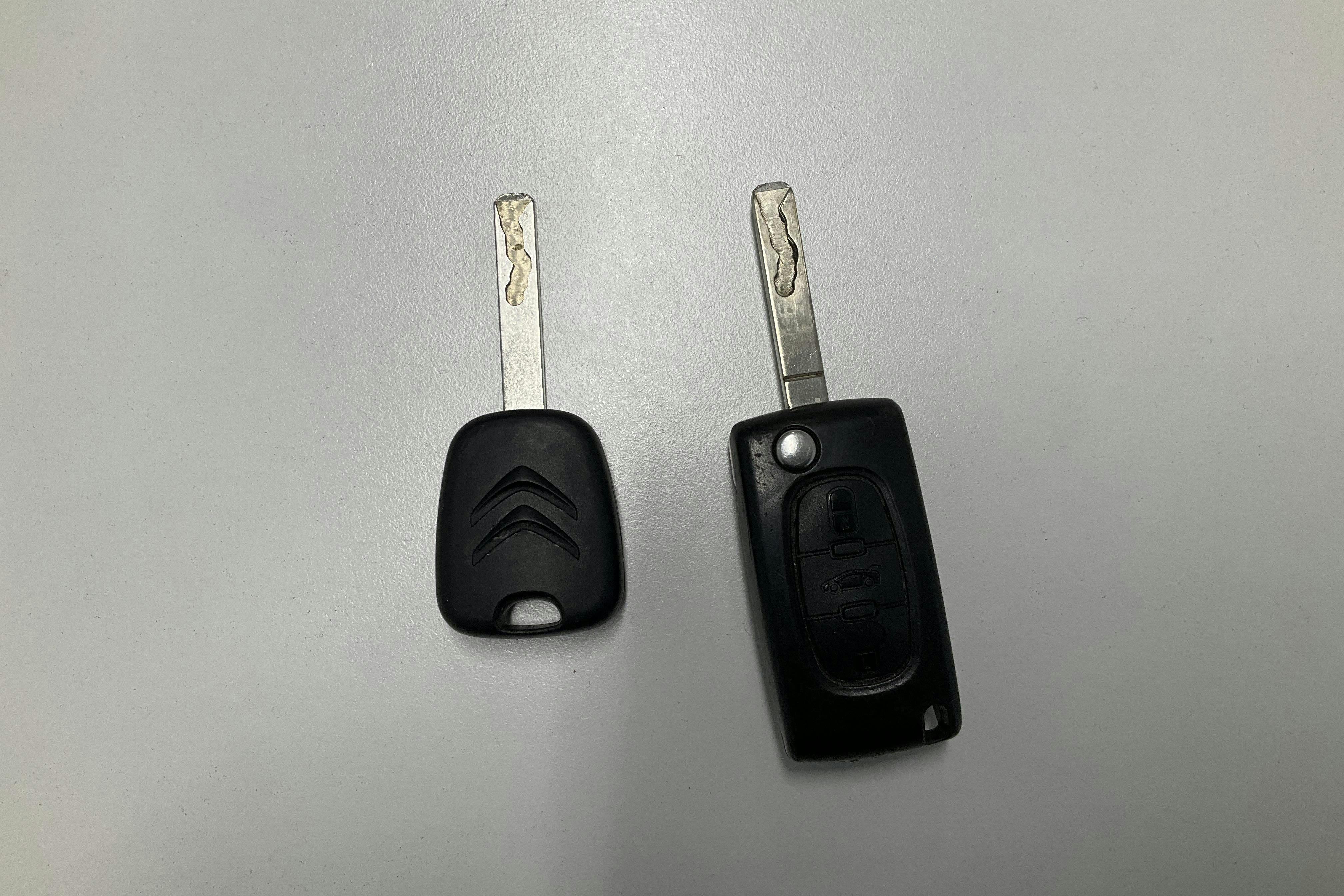 Presentation photo 15 of 15: Citroën Berlingo 1.6 BlueHDi Skåp (100hk) - 252 130 km - Automatic - white - 2016