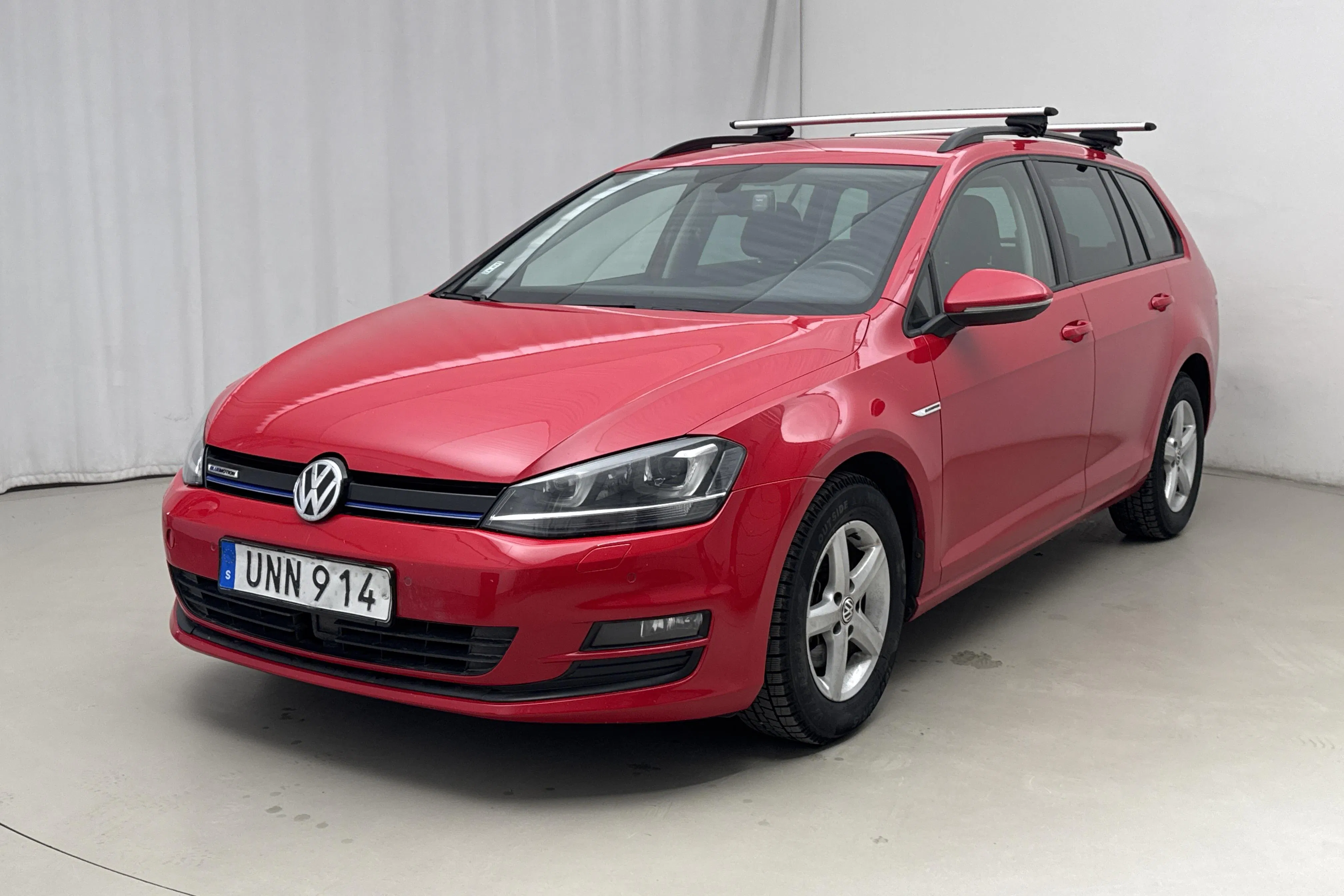 Presentationsfoto 1 av 16: VW Golf VII 1.4 TGI BlueMotion Sportscombi (110hk) - 19 455 mil - Automat - röd - 2015