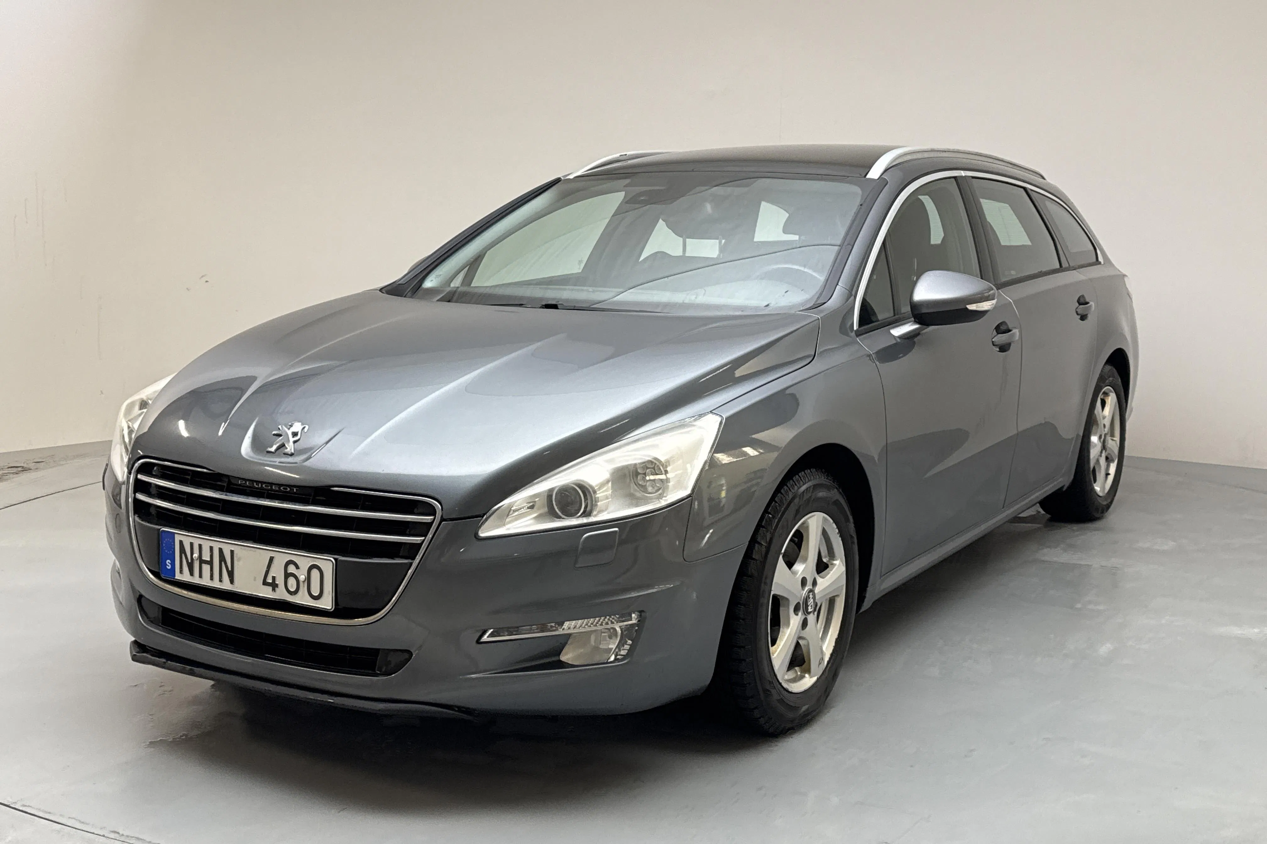 Presentation photo 1 of 14: Peugeot 508 SW e-1.6 HDi (112hk) - 168 460 km - Manual - gray - 2013