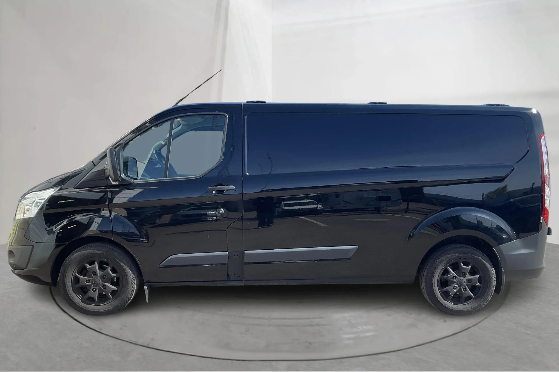 Presentation photo 2 of 15: Ford Transit Custom 290 (130hk) - 126 250 km - Automatic - black - 2017