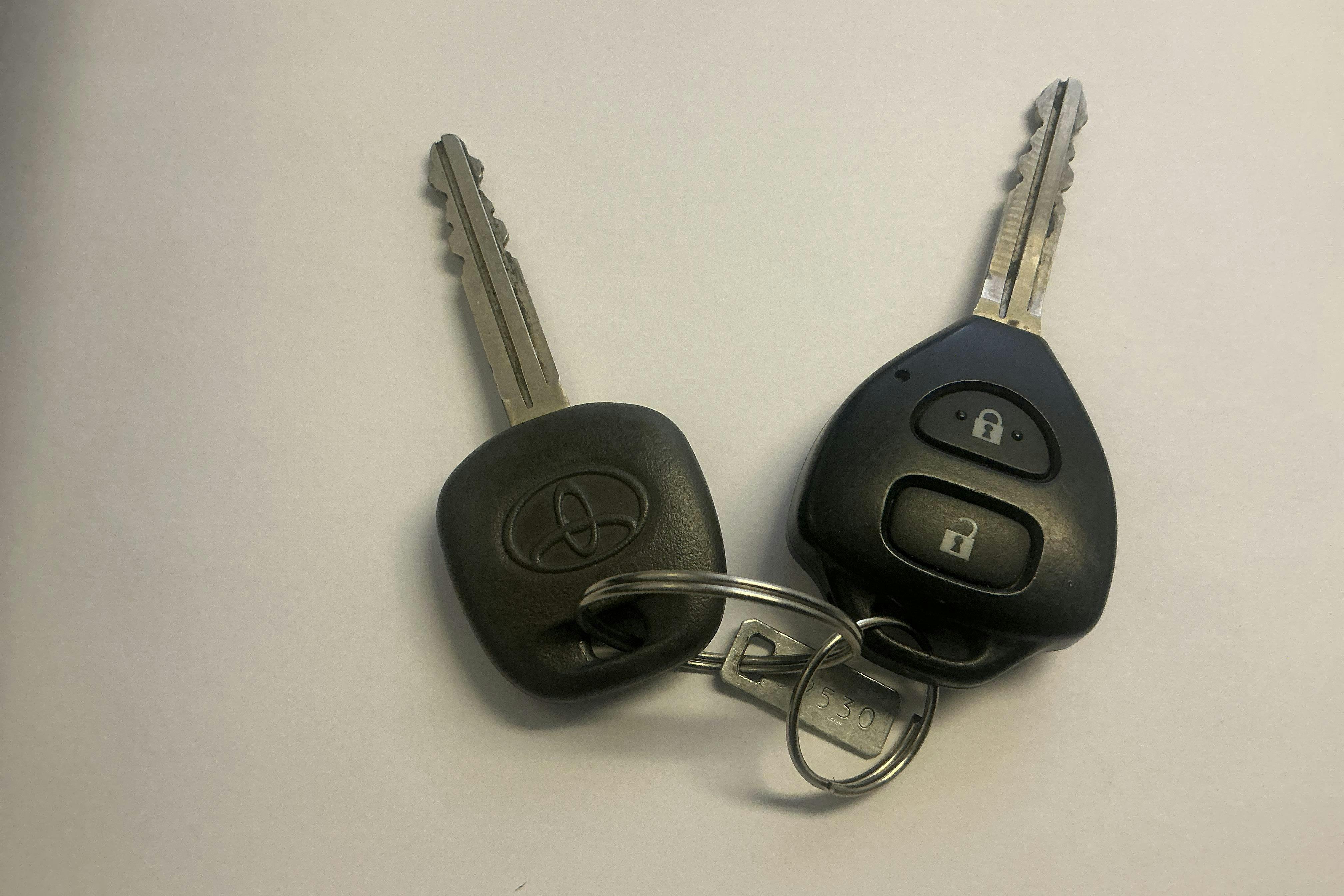 Presentation photo 15 of 15: Toyota Hilux 3.0 D-4D 4WD (171hk) - 161 540 km - Automatic - white - 2013