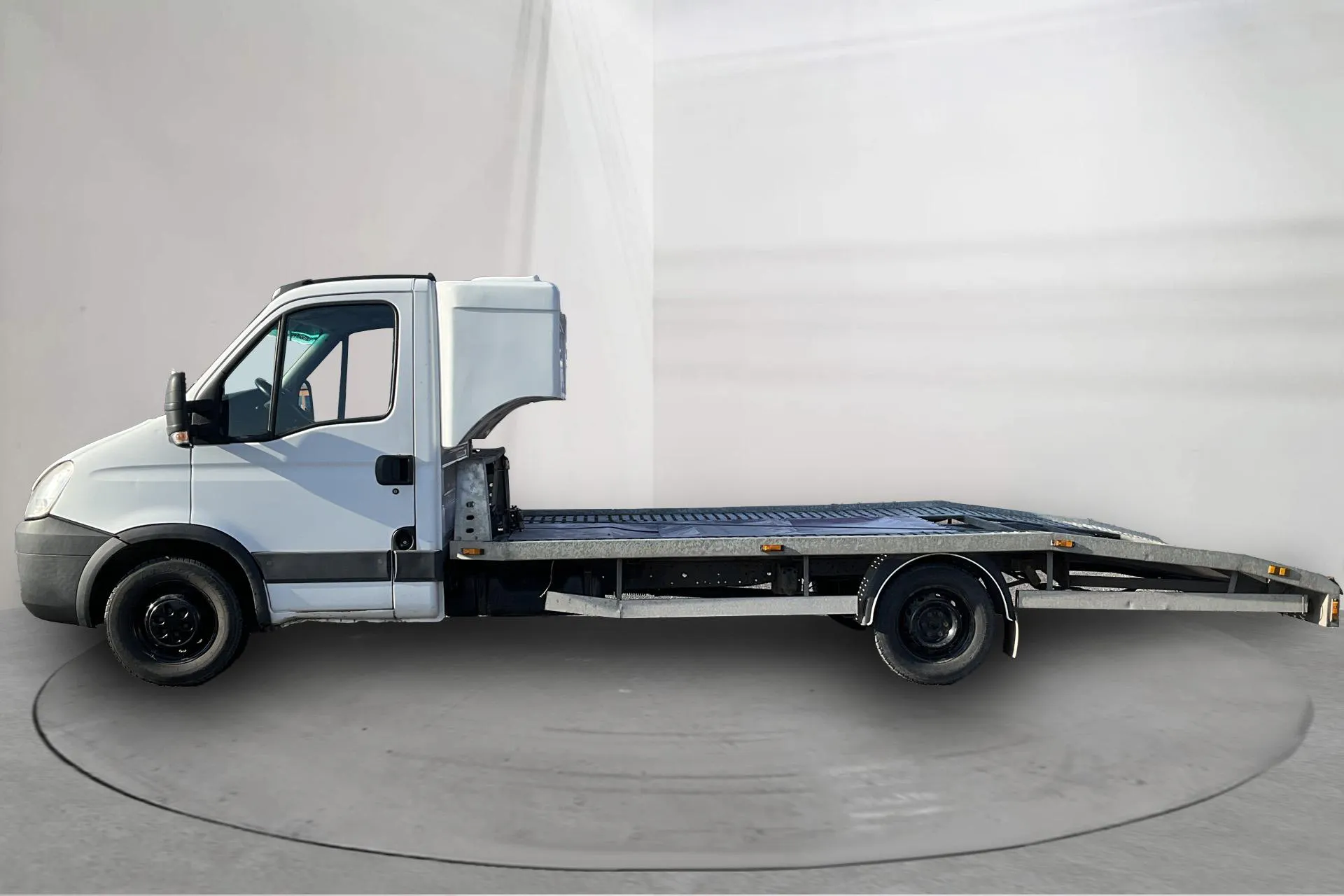 Presentationsfoto 2 av 11: Iveco Daily 29 2.3 HPT (116hk) - 22 968 mil - Manuell - vit - 2011