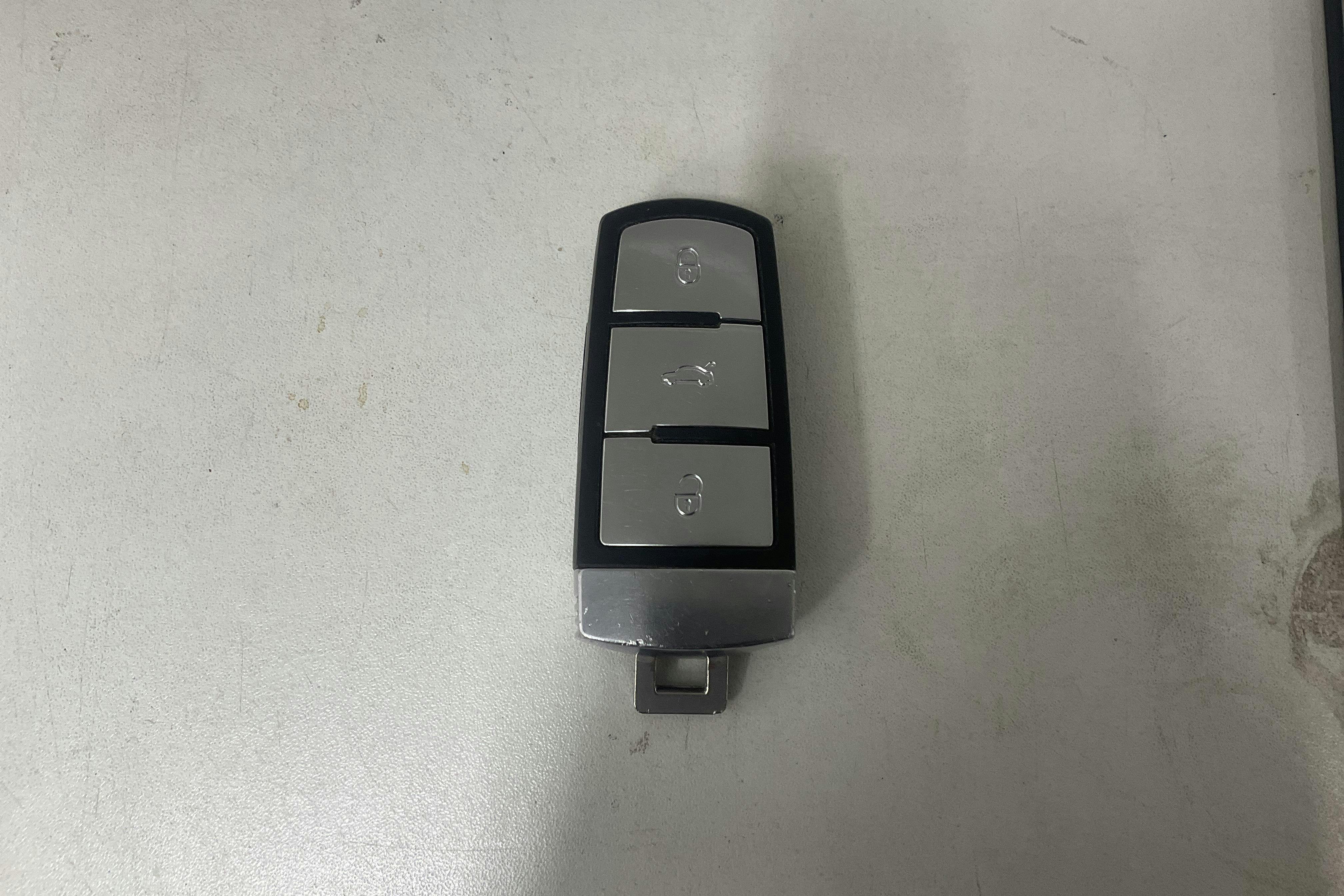 Presentation photo 13 of 13: VW Passat 2.0 TDI BlueMotion Technology Variant (140hk) - 247 800 km - Manual - black - 2013