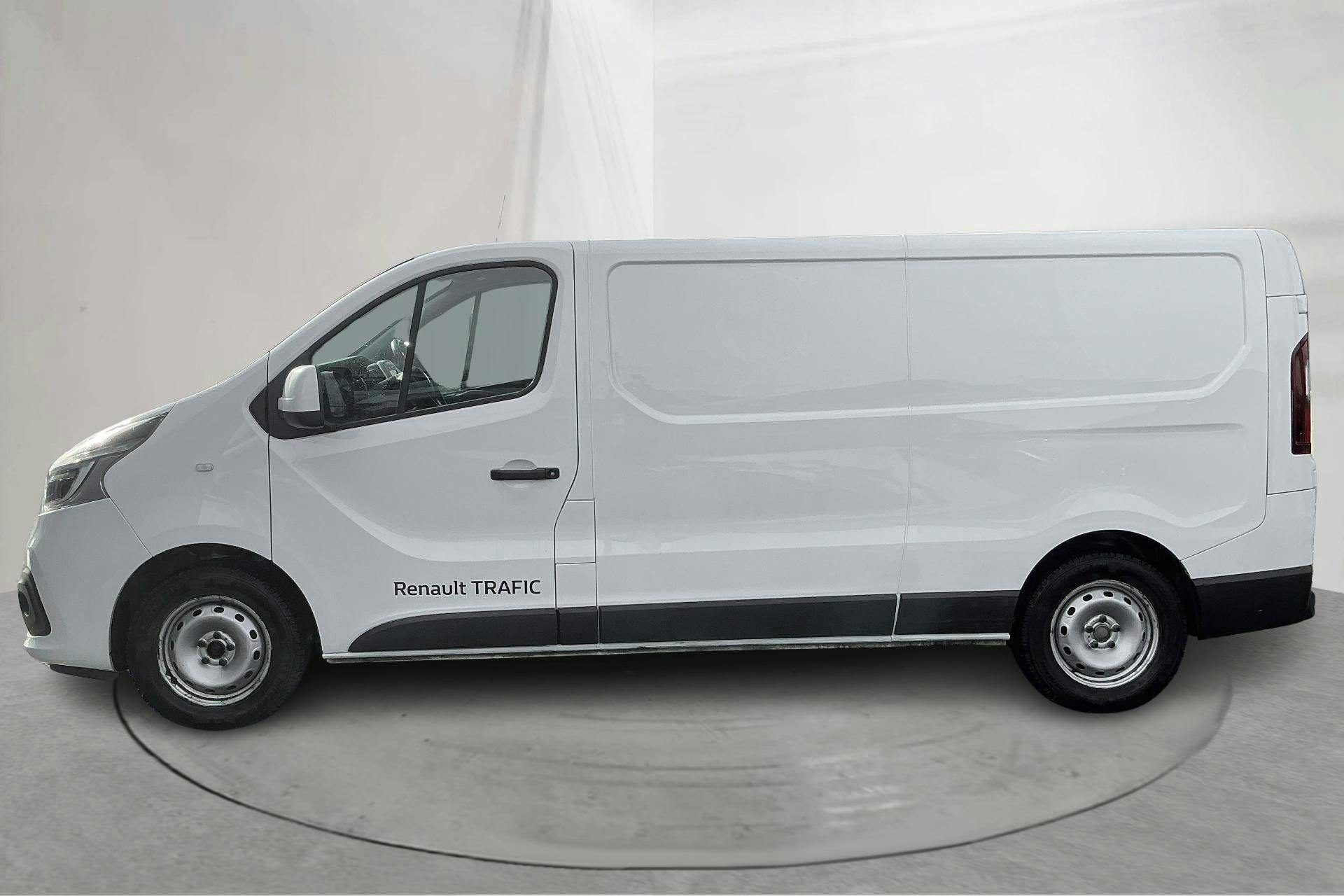 Zdjęcie prezentacyjne 2 z 17: Renault Trafic 2.0 dCi Skåp (145hk) - 118 670 km - Automatyczna - biały - 2021