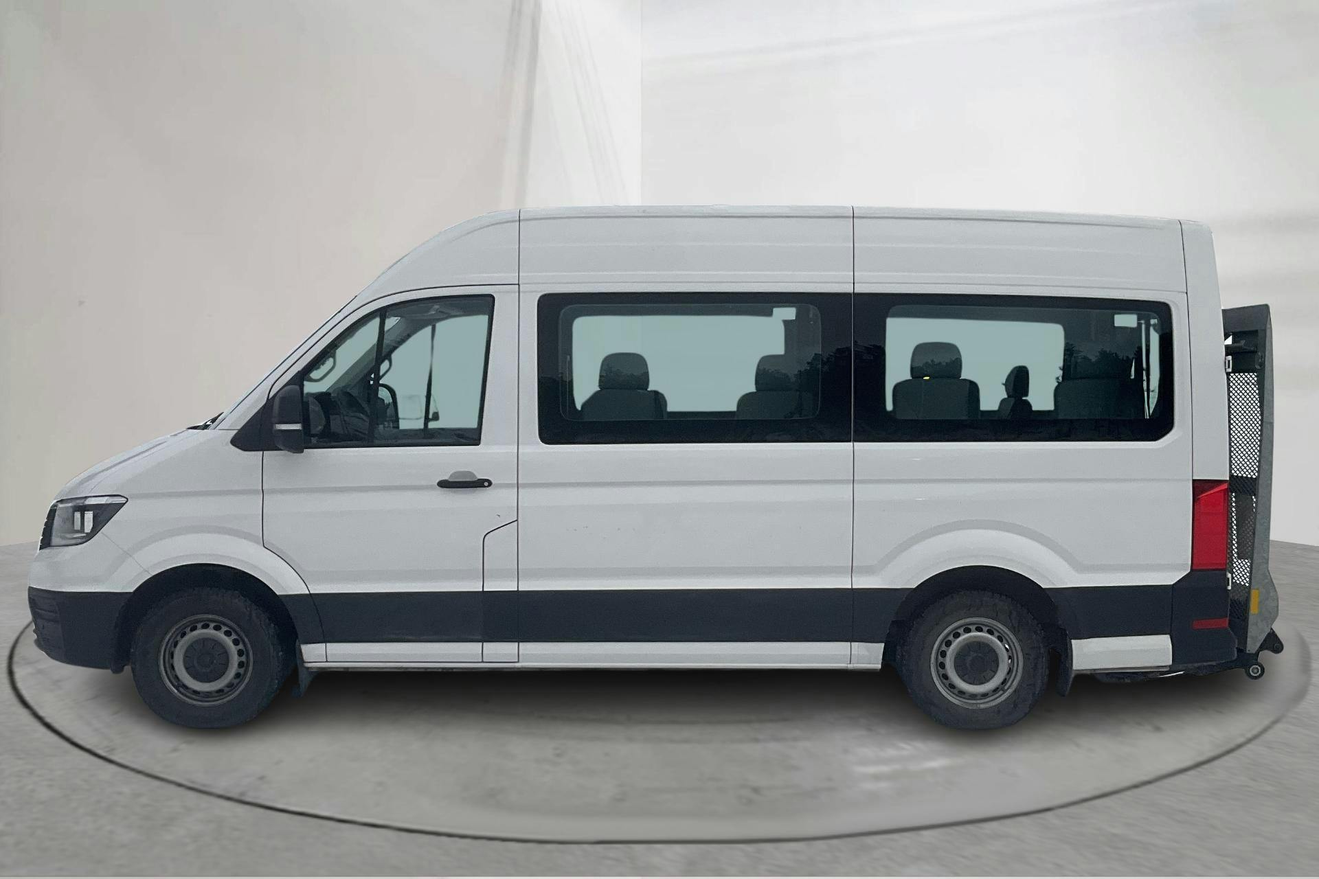 Presentation photo 2 of 16: VW Crafter 35 2.0 TDI Skåp (140hk) - 19 190 km - Automatic - white - 2019