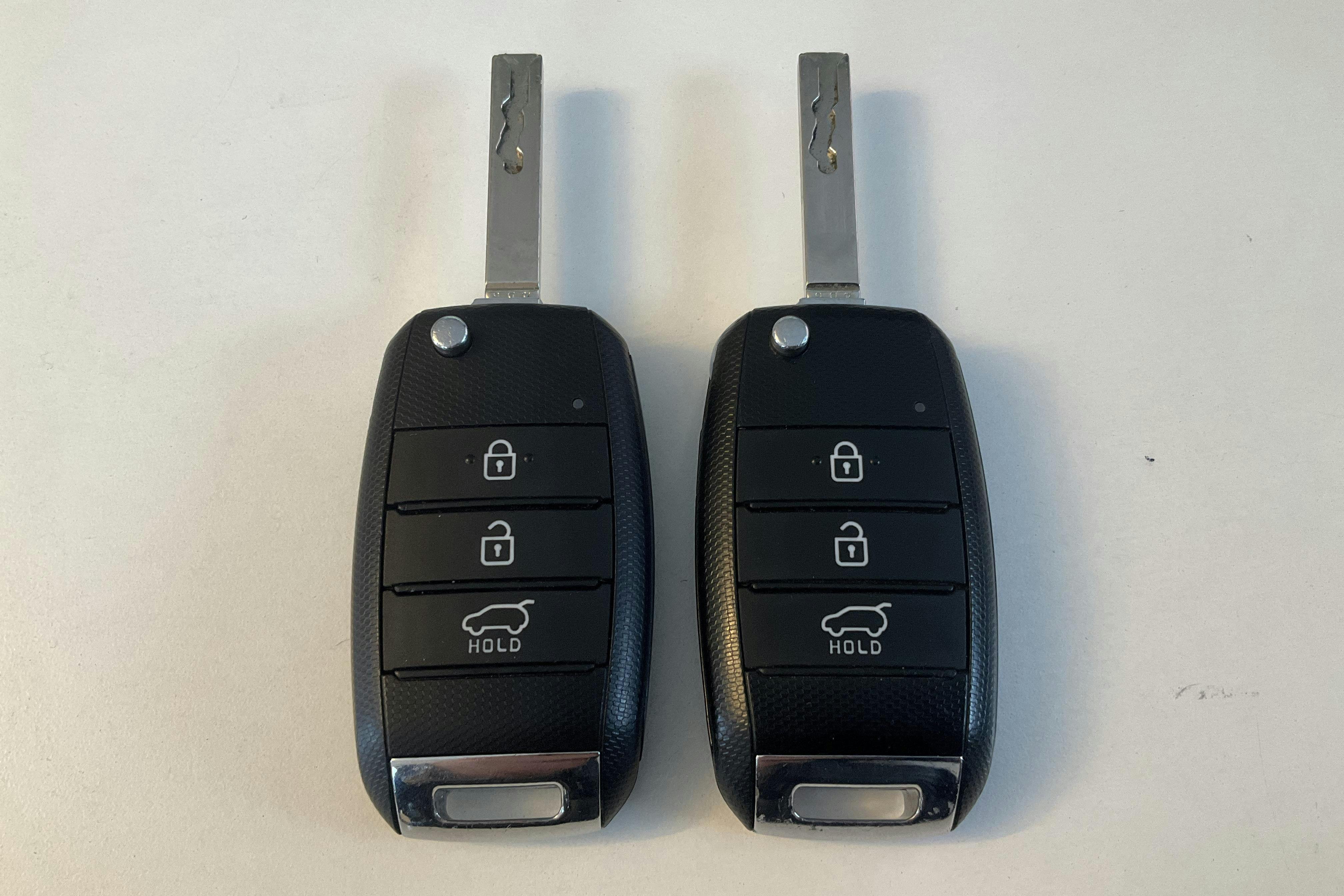 Presentation photo 16 of 16: KIA Rio 1.0 T-GDi (120hk) - 92 730 km - Automatic - gray - 2019