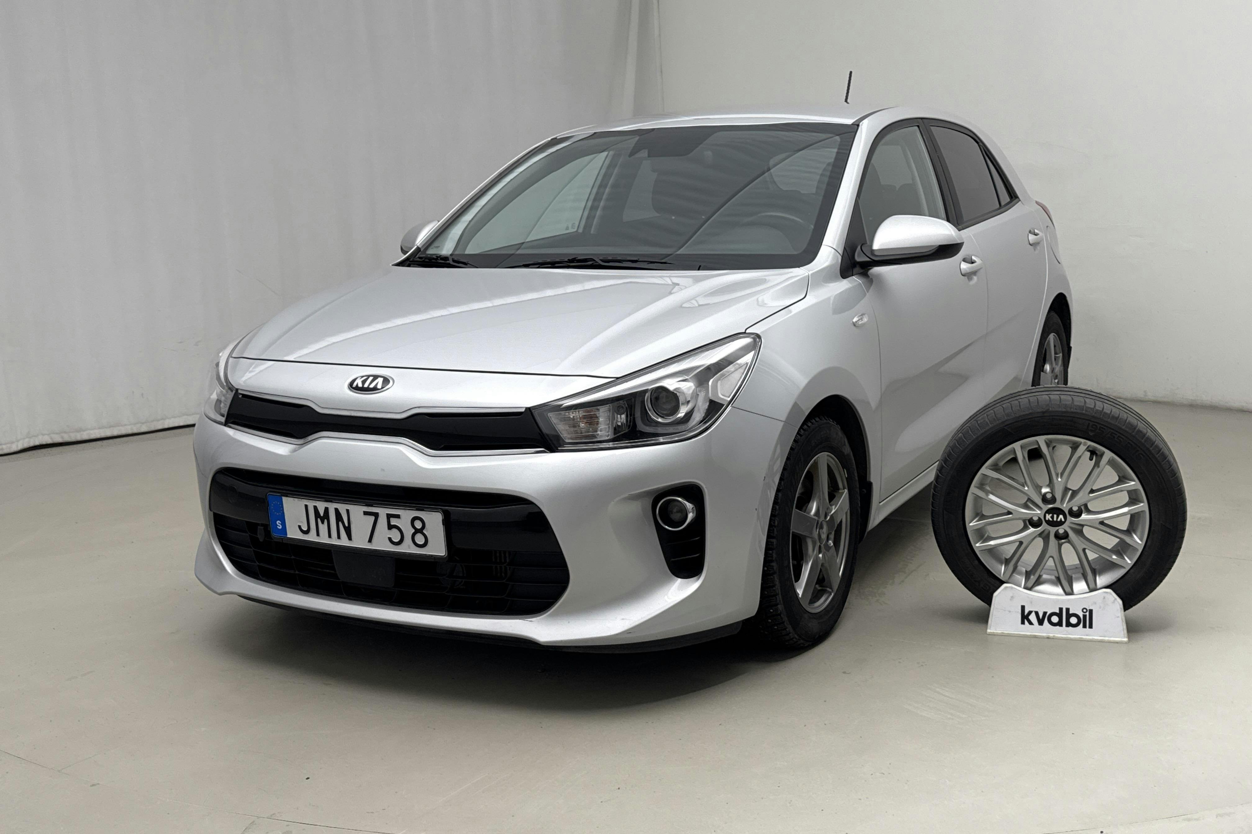 Presentation photo 1 of 16: KIA Rio 1.0 T-GDi (120hk) - 92 730 km - Automatic - gray - 2019