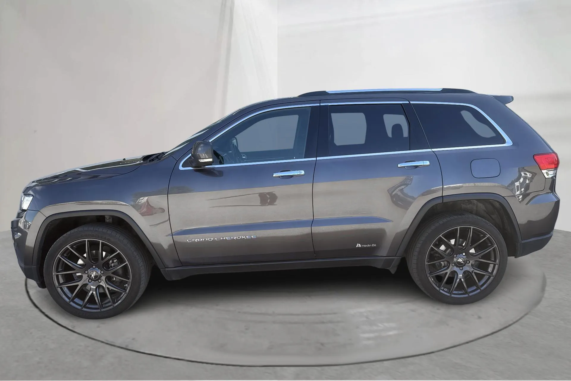 Presentation photo 2 of 17: Jeep Grand Cherokee 3.0 CRD V6 AWD (250hk) - 147 660 km - Automatic - gray - 2016