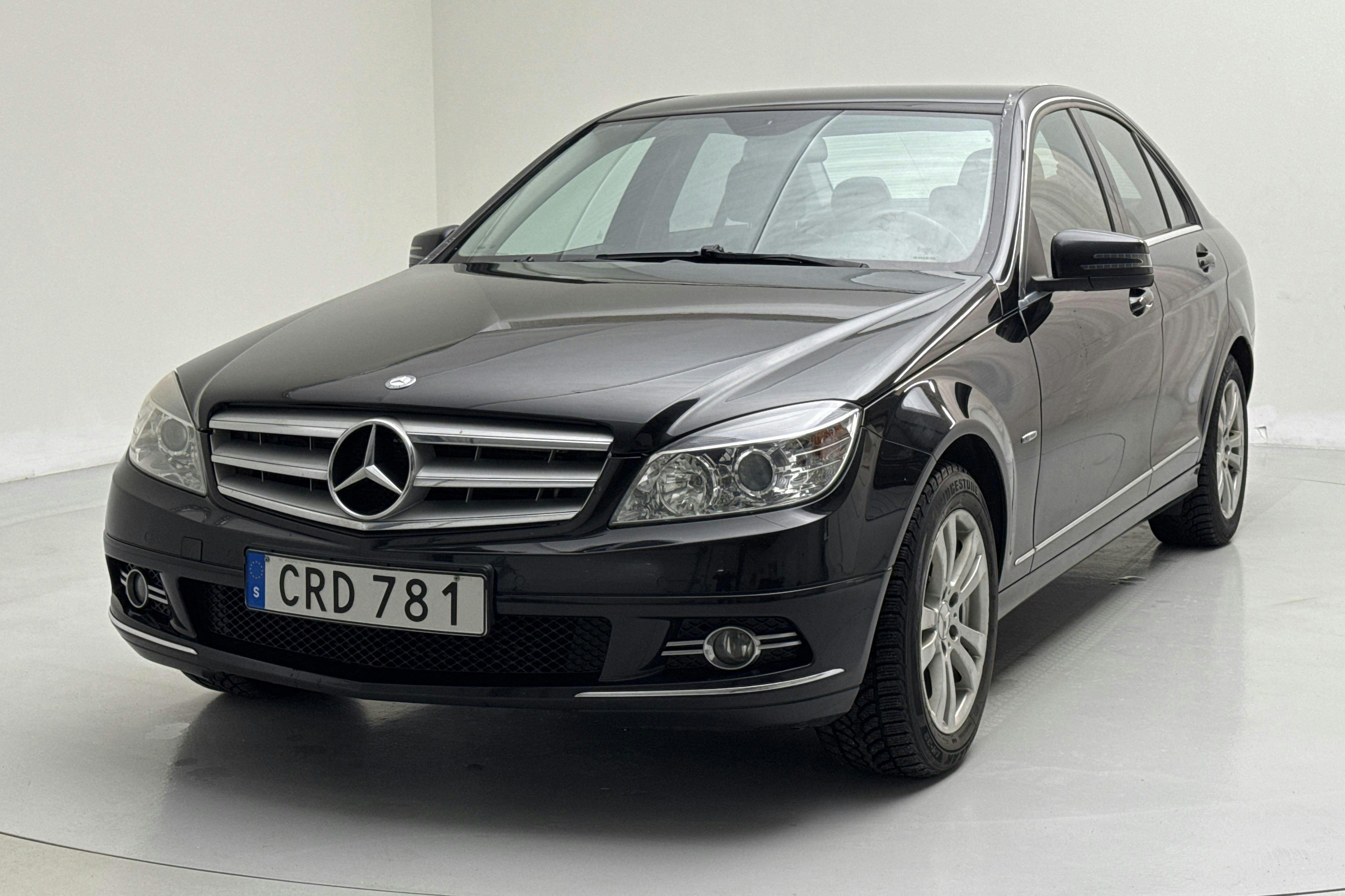 Presentation photo 1 of 12: Mercedes C 200 CDI BlueEfficiency W204 (136hk) - 195 760 km - Automatic - black - 2010